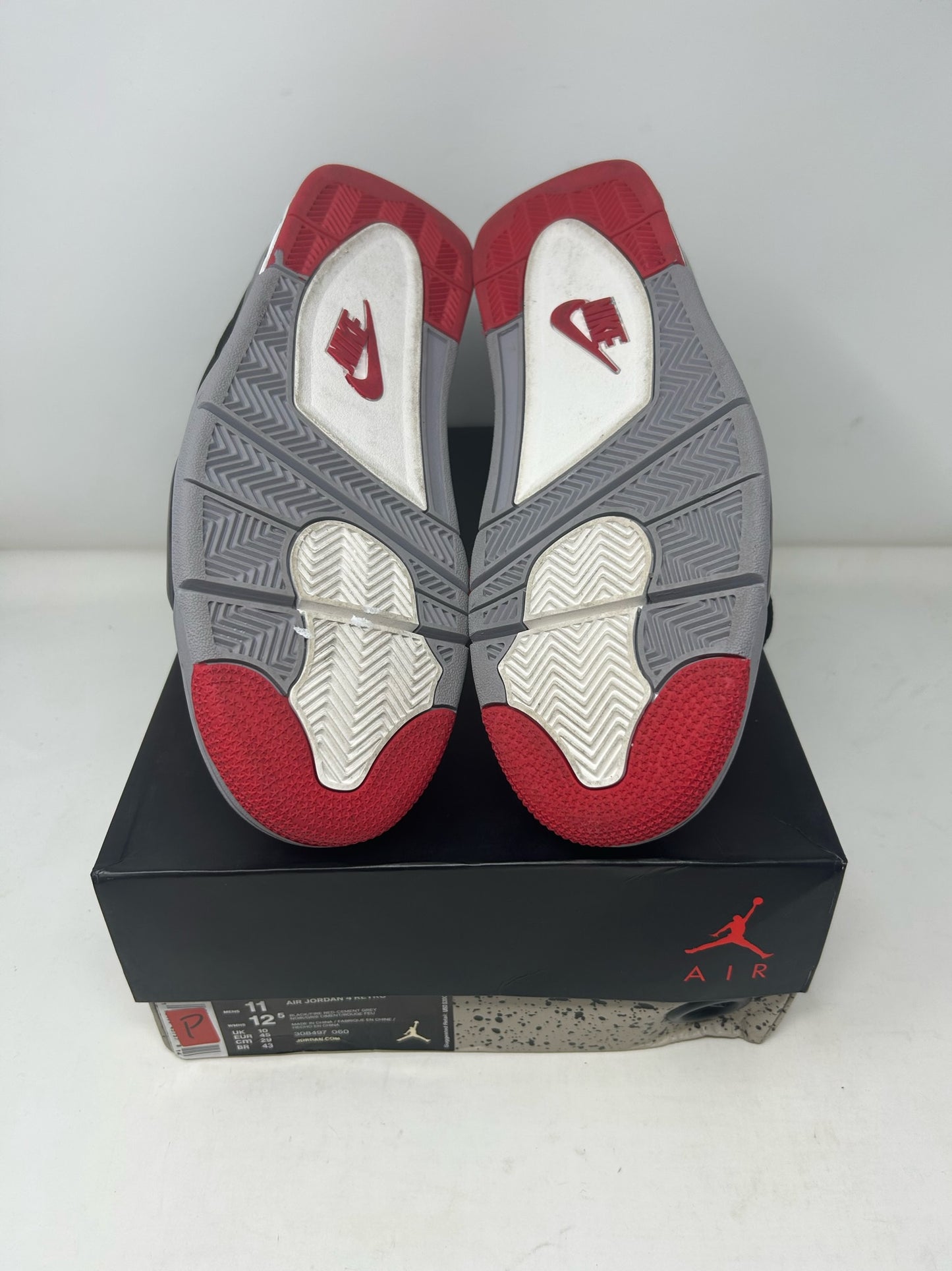Jordan 4 (2019) “Bred”