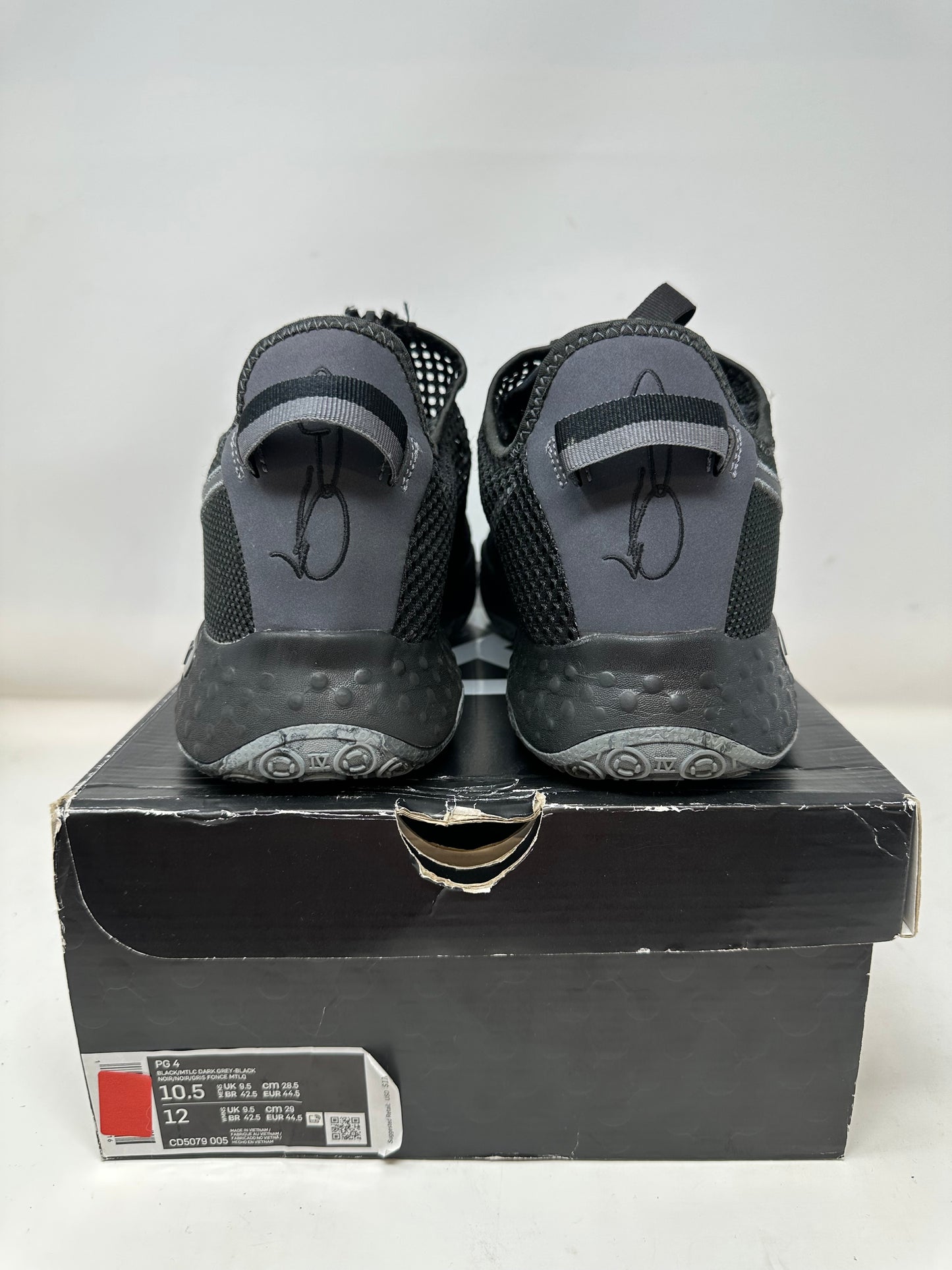 Nike Paul George 4 “Triple Black”