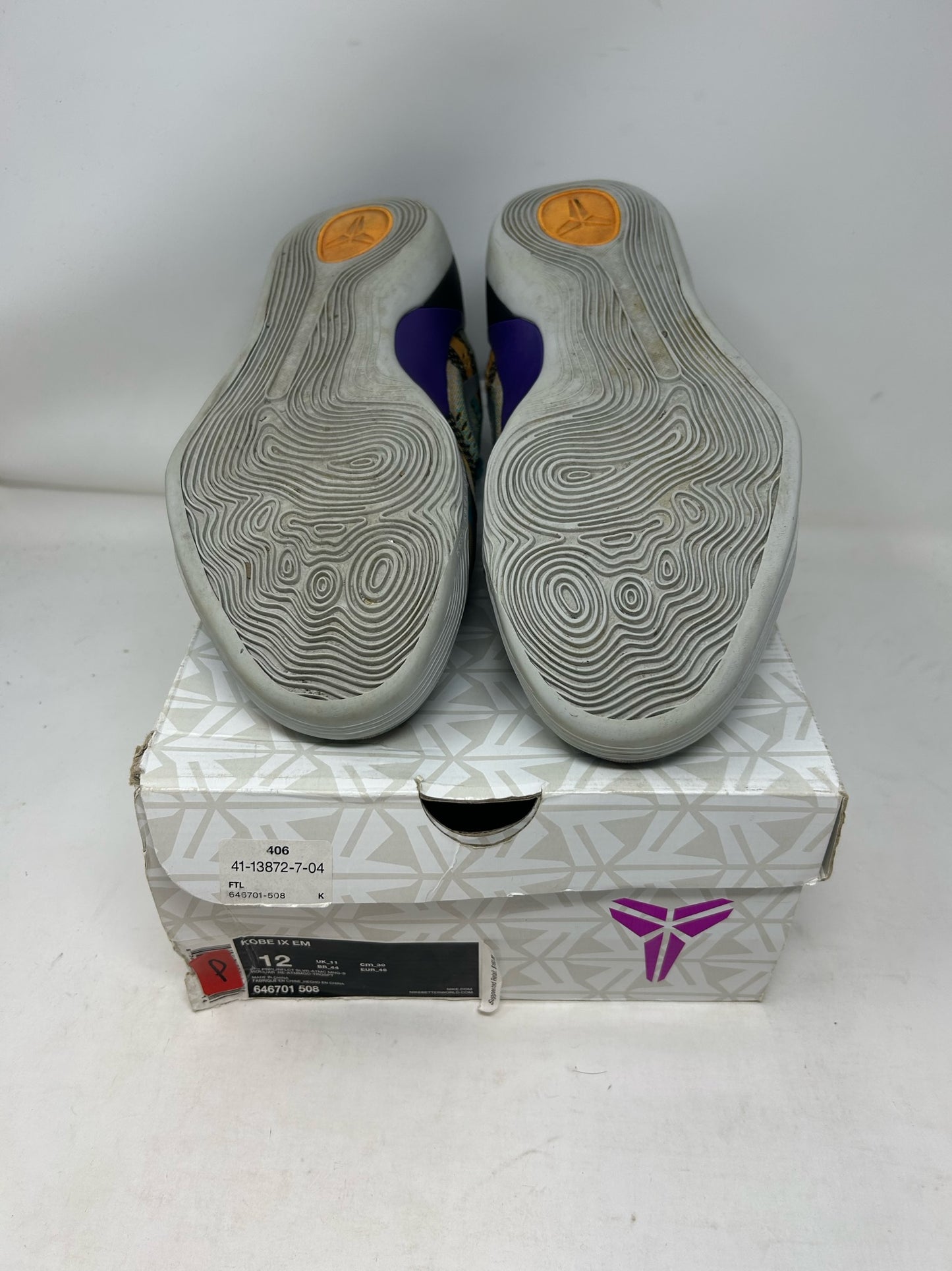 Kobe 9 EM “Pop Art”
