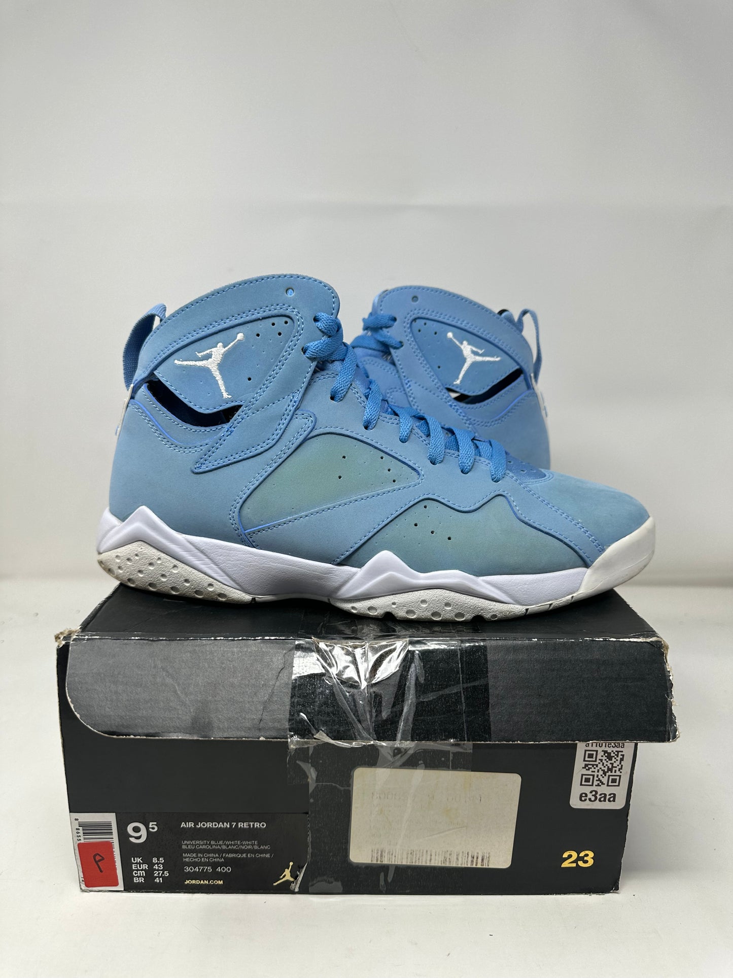 Jordan 7 “Pantone”