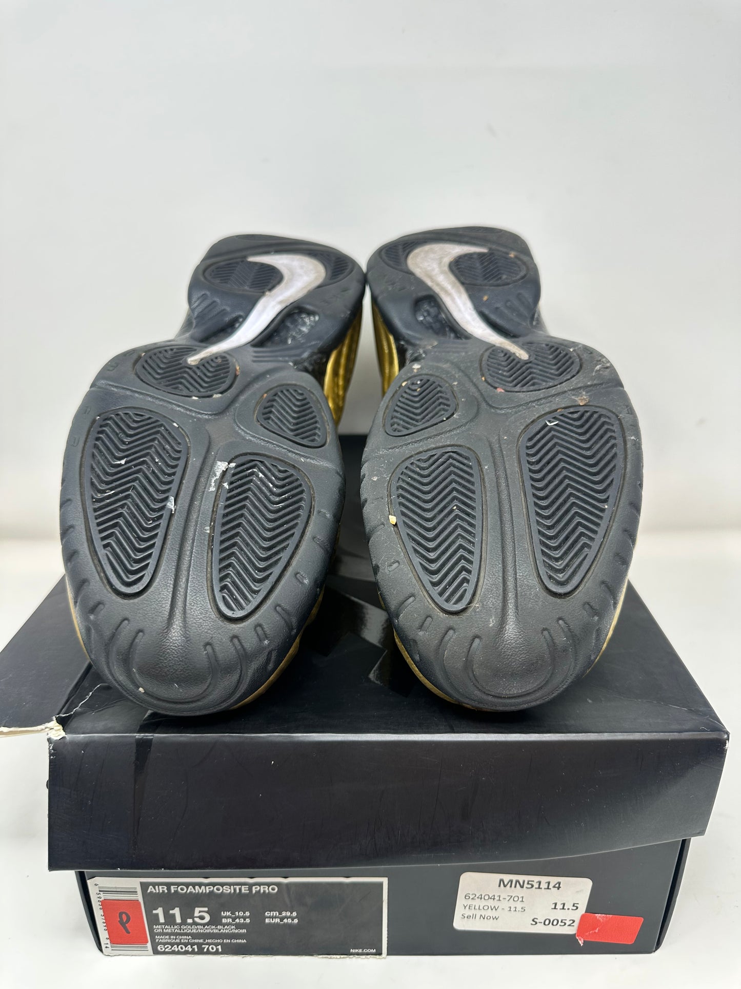 Nike Foamposite “Metallic Gold”