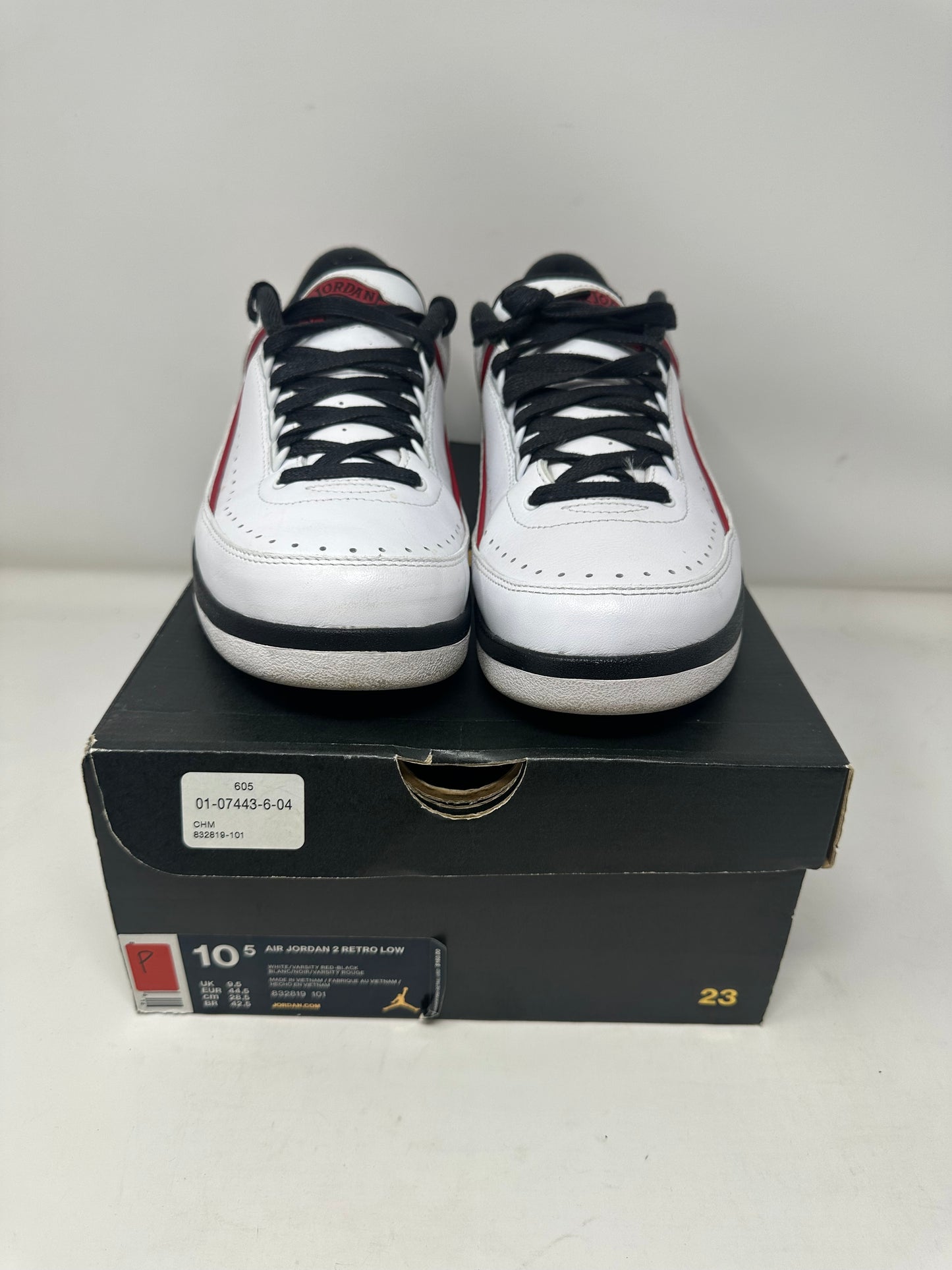 Jordan 2 Low (2016) “Chicago”