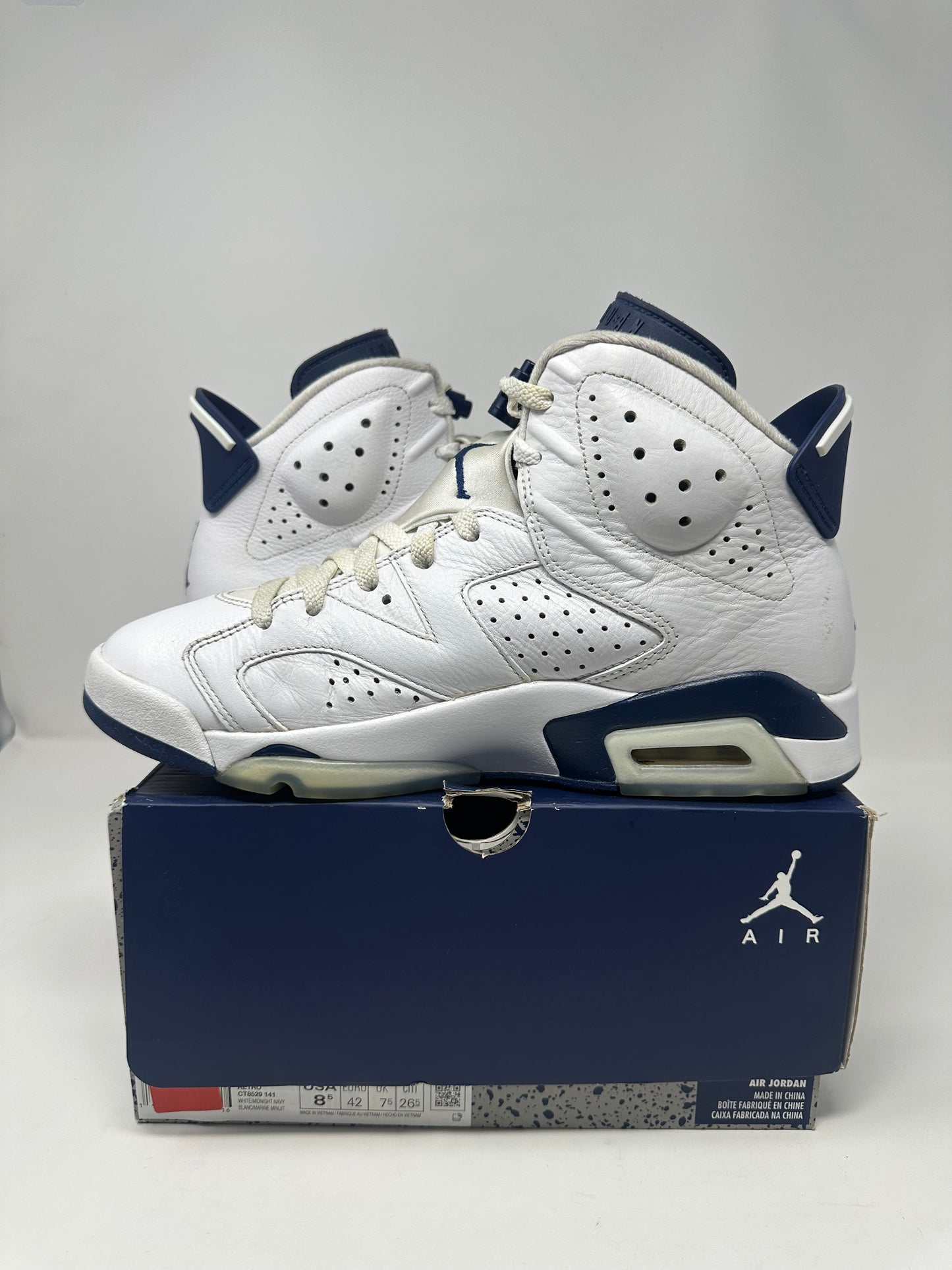 Jordan 6 “Midnight Navy”