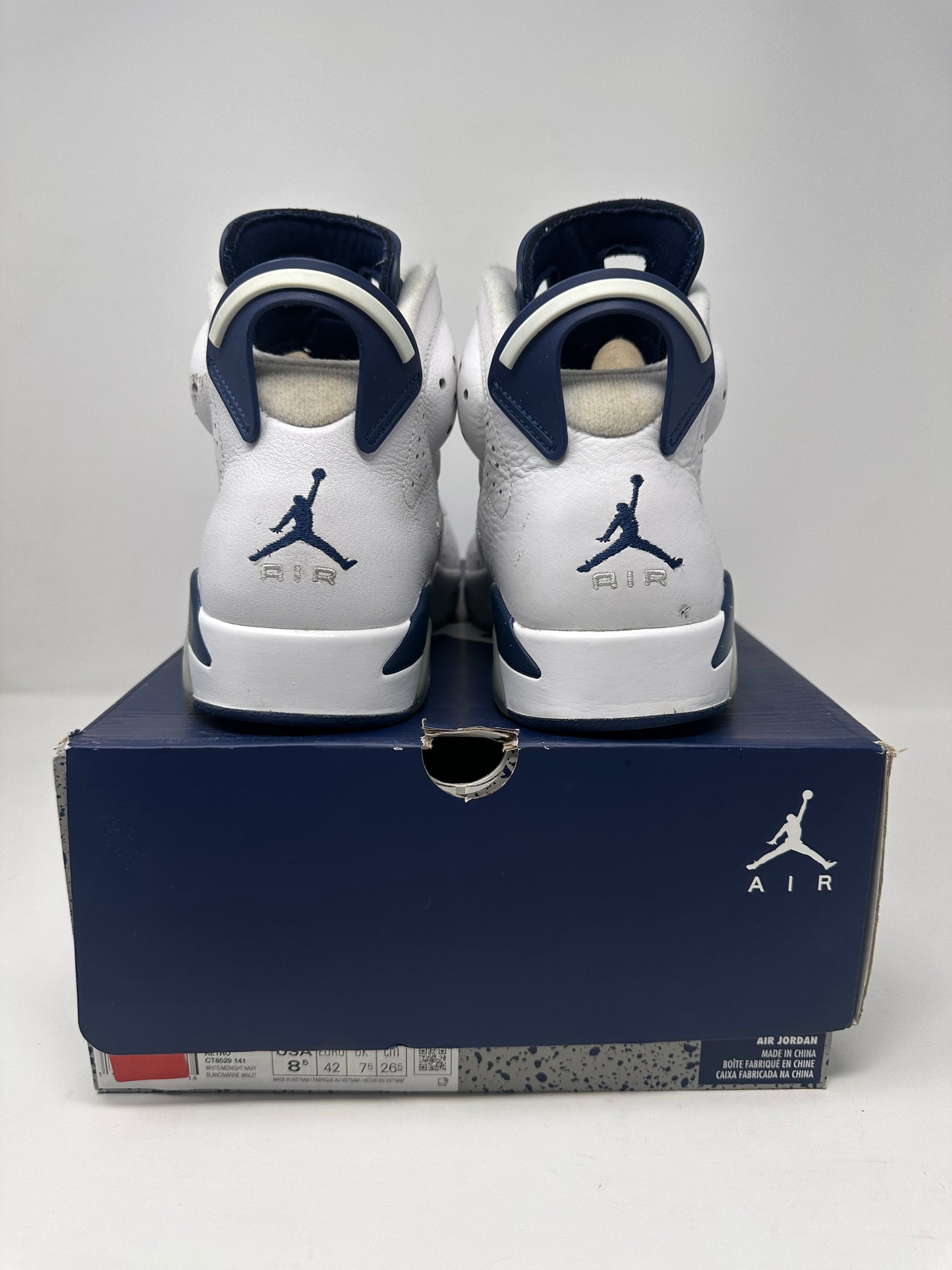 Jordan 6 “Midnight Navy”