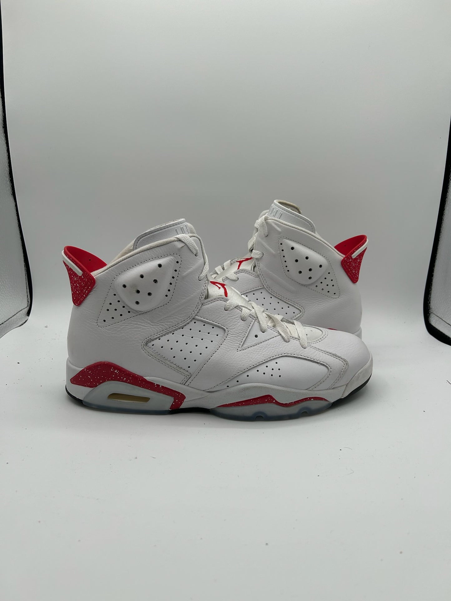 Jordan 6 “Red Oreo”