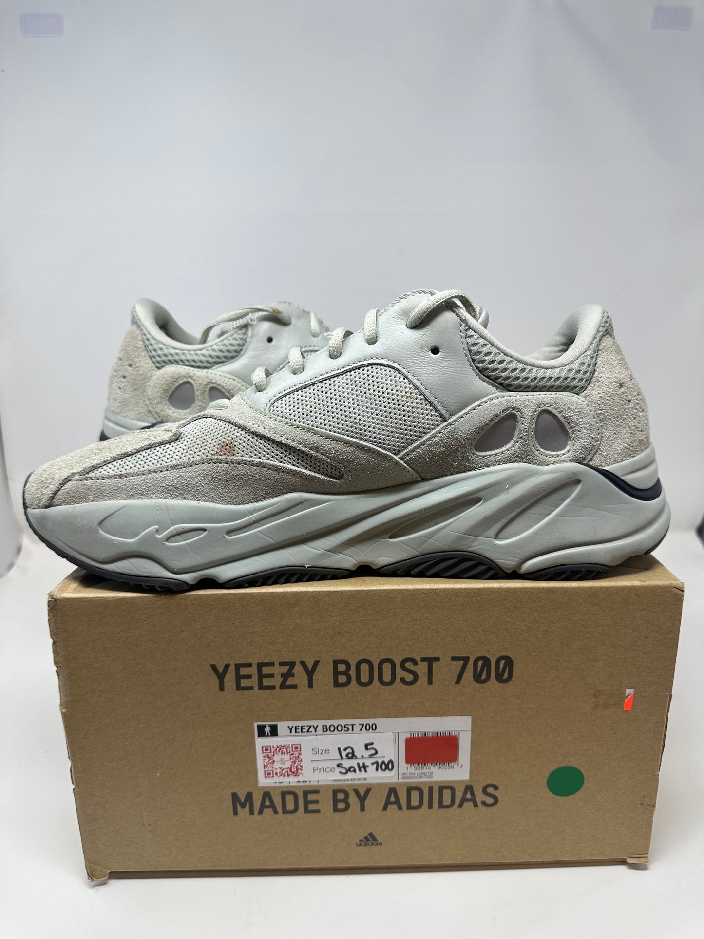 Adidas Yeezy 700 “Salt”