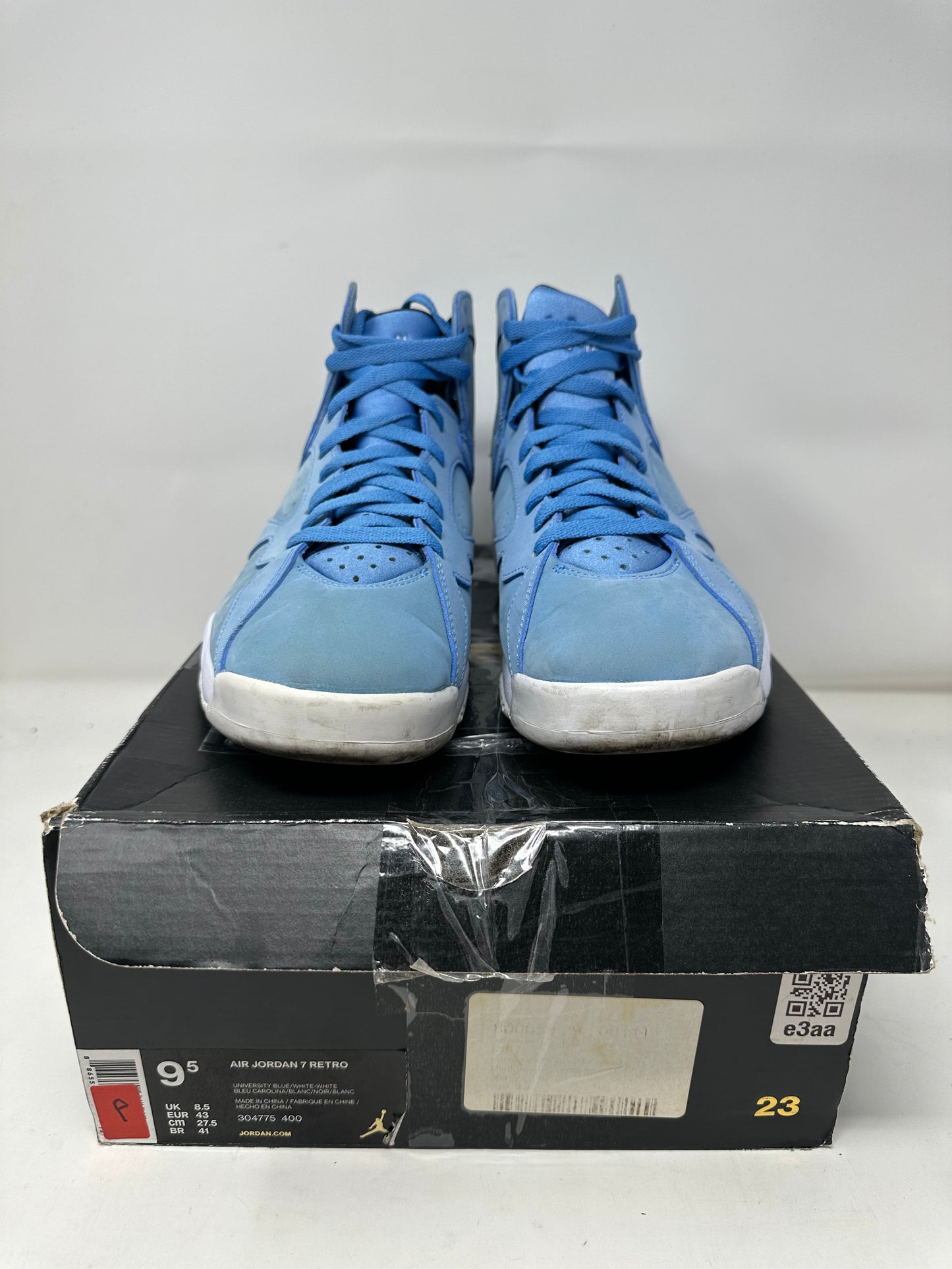 Jordan 7 “Pantone”