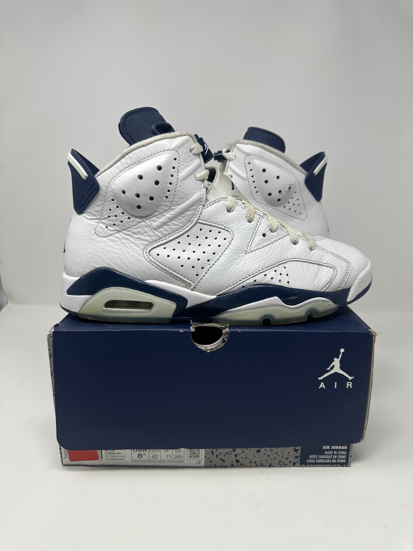 Jordan 6 “Midnight Navy”
