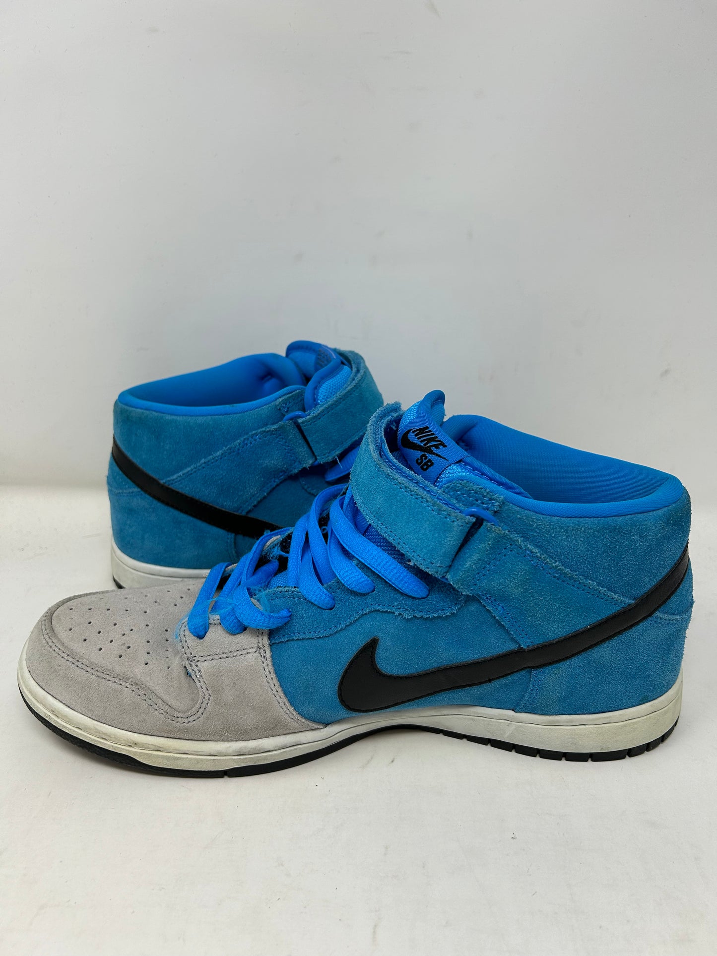 Nike SB Dunk Mid “Beavis”