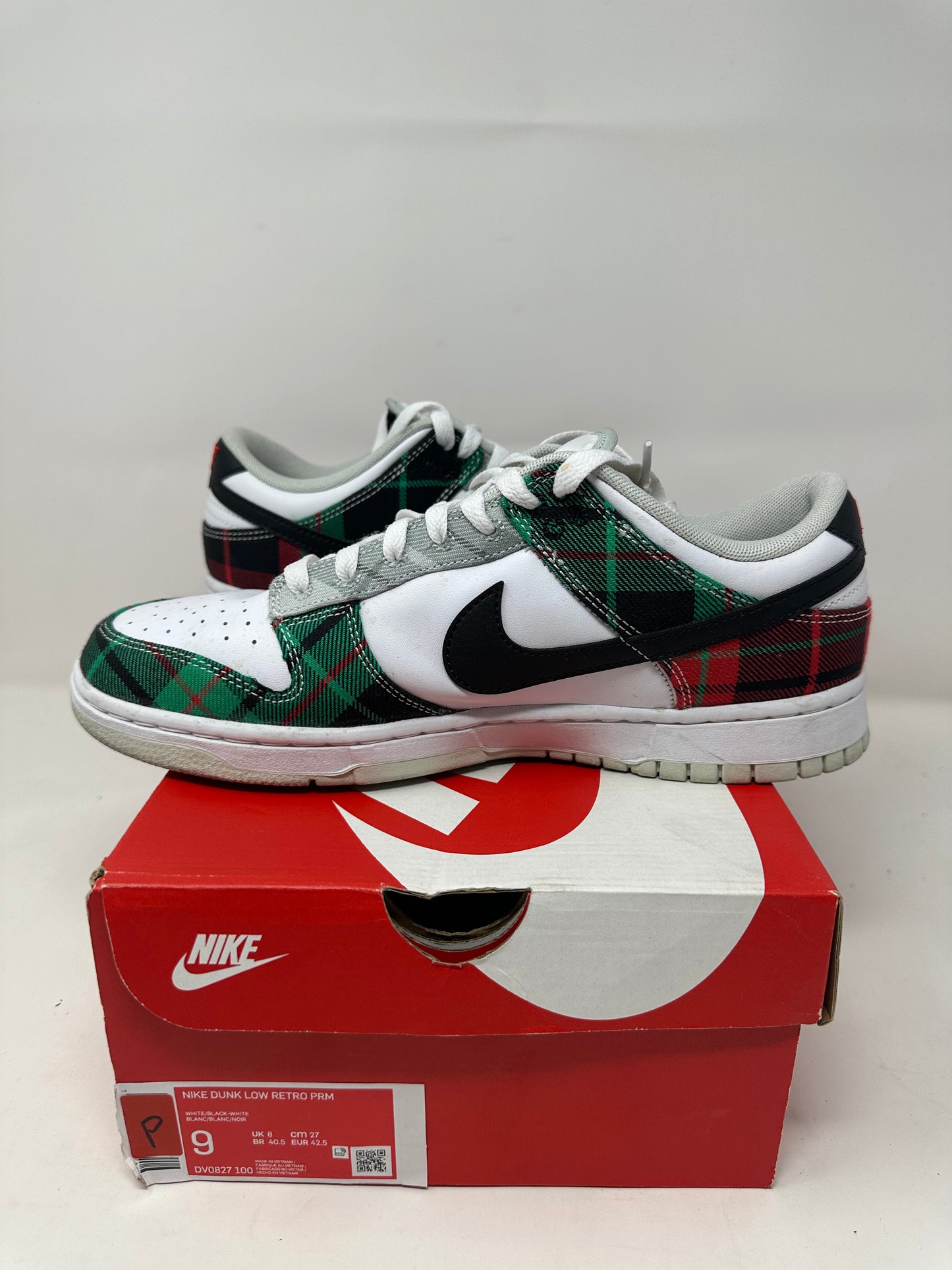 Nike Dunk Low “Tartan Plaid”