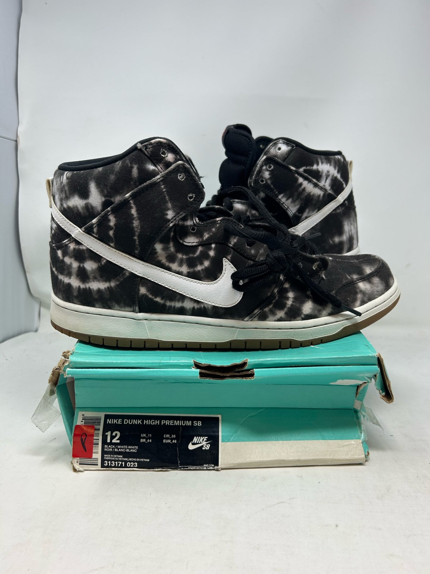Nike SB Dunk High “Tie-Dye”