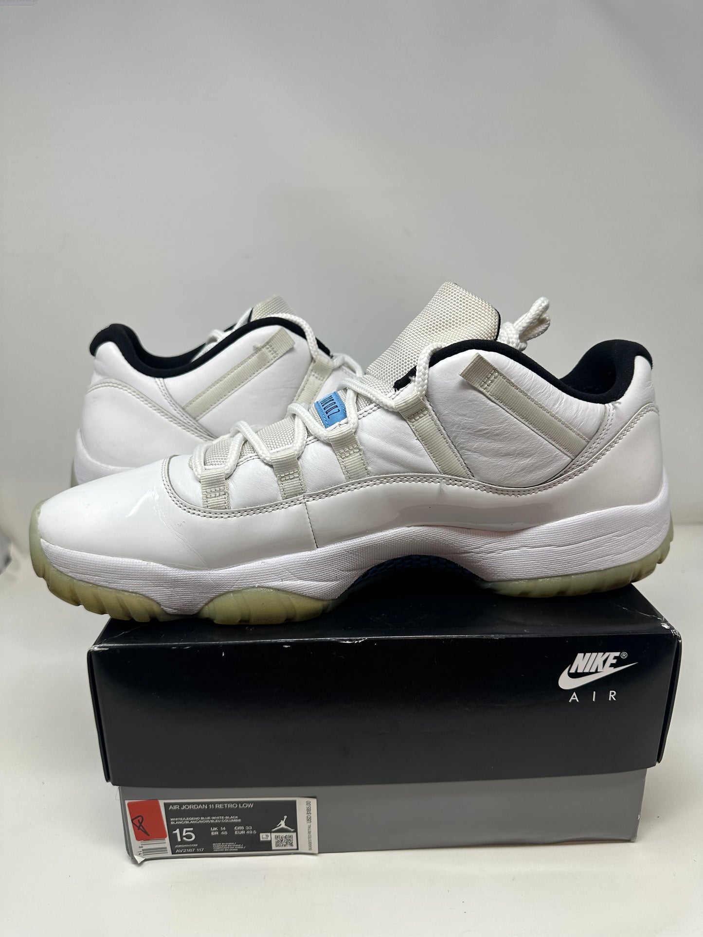 Jordan 11 Low “Legend Blue”