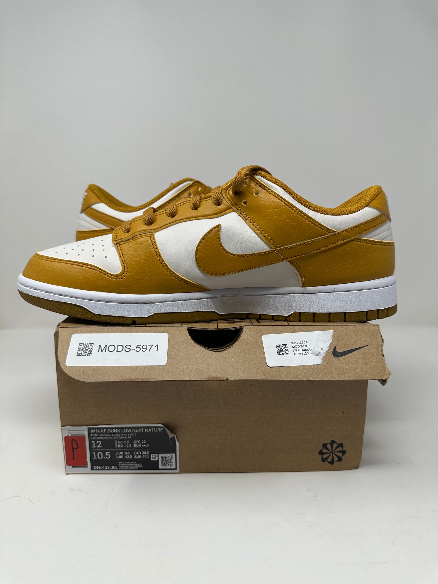 Nike Dunk Low Women’s “Phantom Gold”