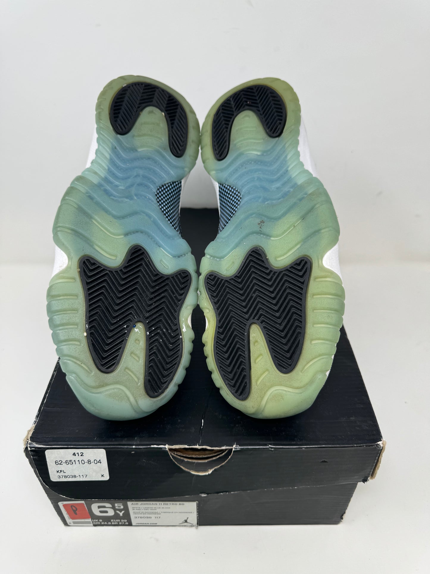 Jordan 11 GS “Legend Blue”