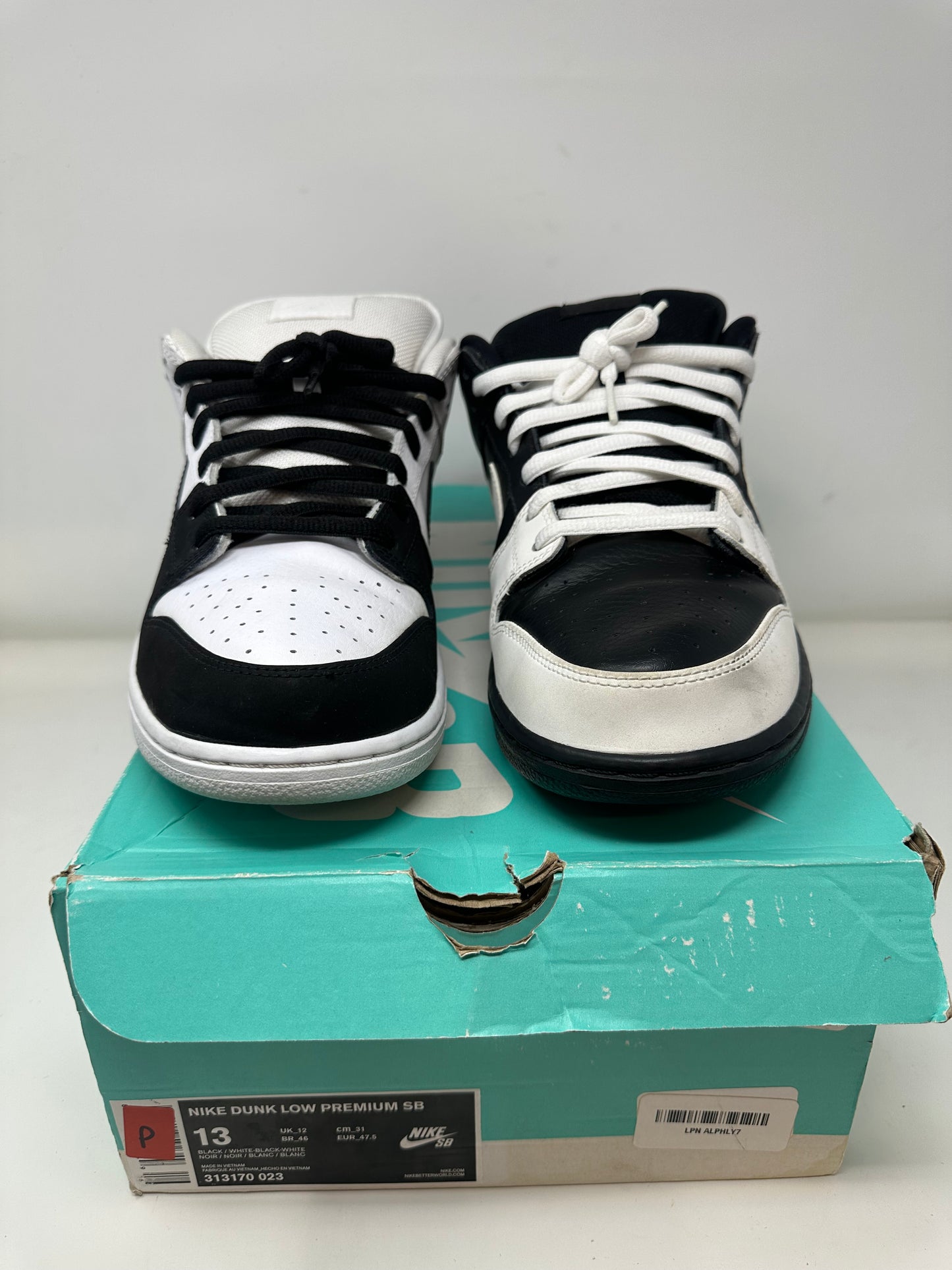 Nike SB Dunk Low “Yin Yang”