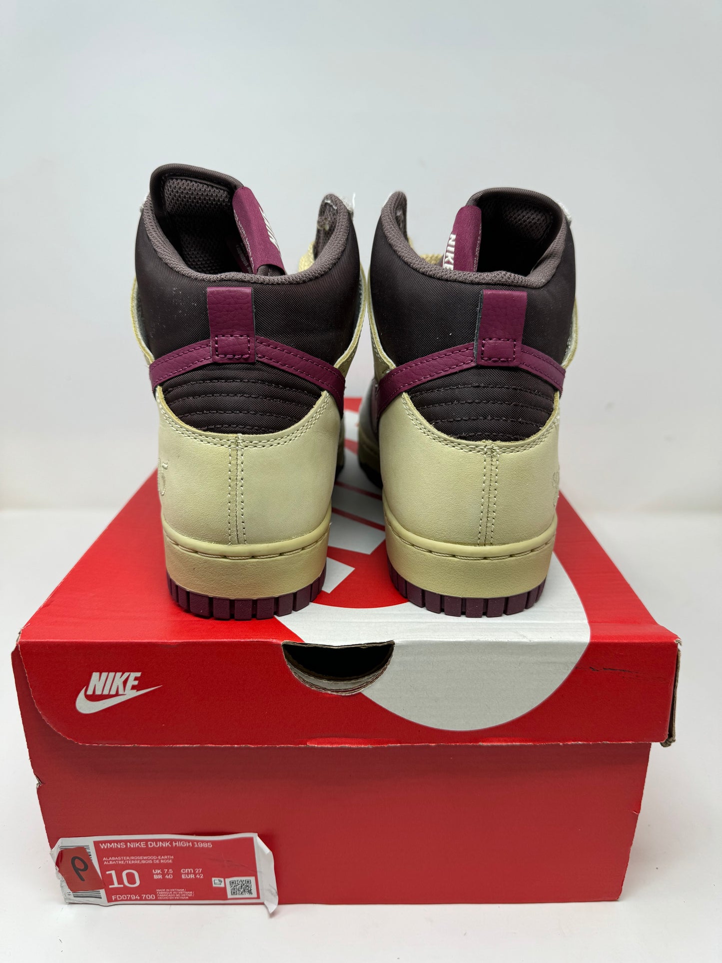 Nike Dunk High 1985 Women’s “Valentines Day”
