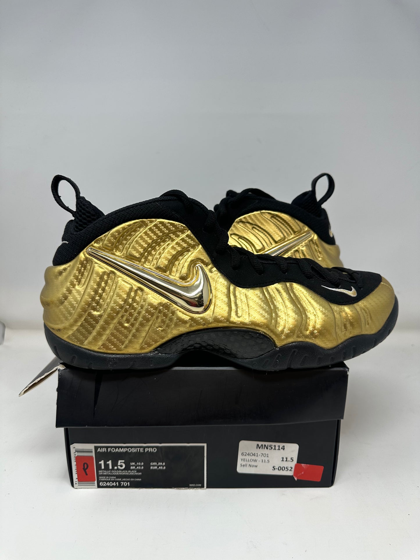 Nike Foamposite “Metallic Gold”