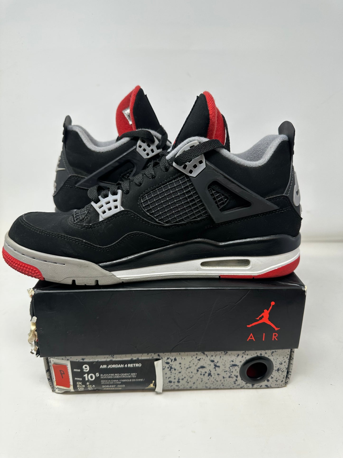 Jordan 4 (2019) “Bred”