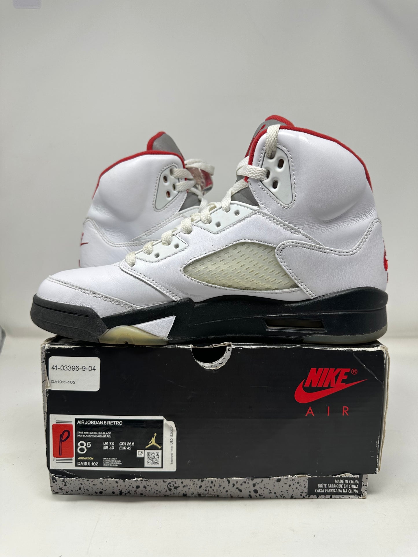 Jordan 5 (2020) “Fire Red”