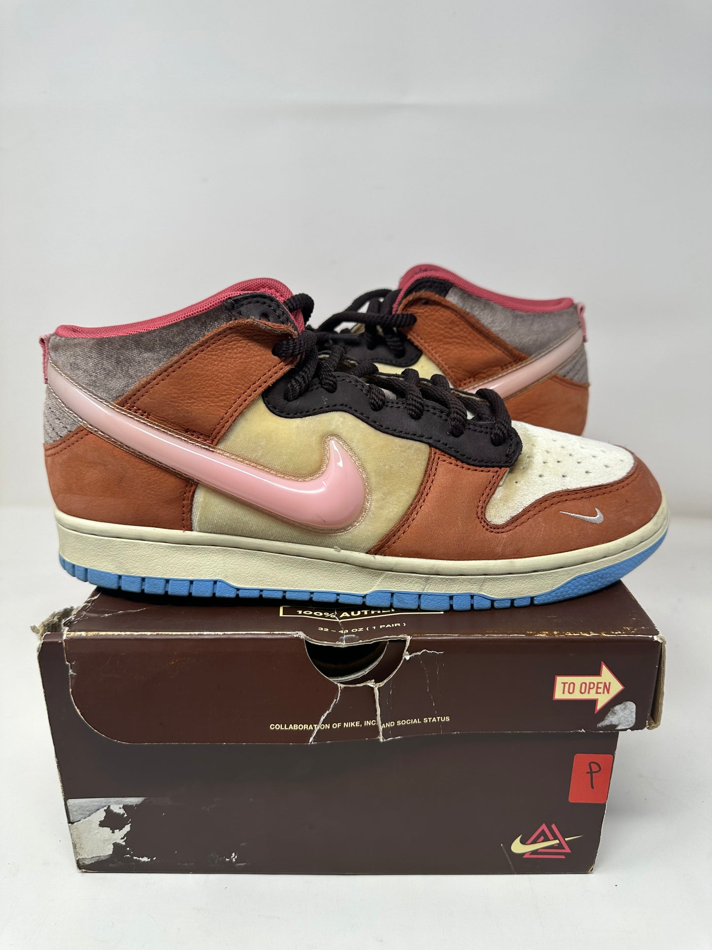 Nike Dunk Mid Social Status “Chocolate Milk”