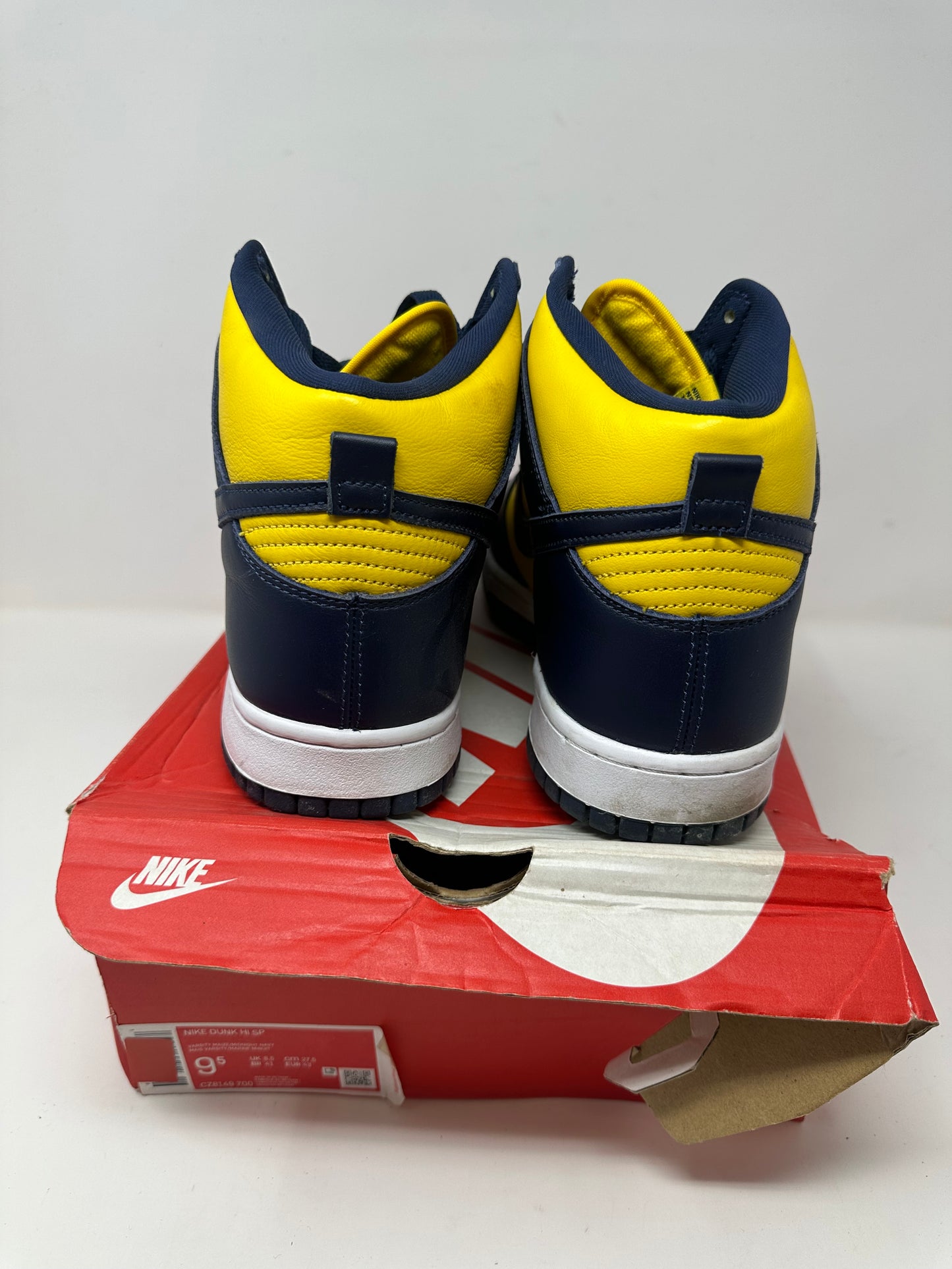 Nike Dunk High “Michigan”