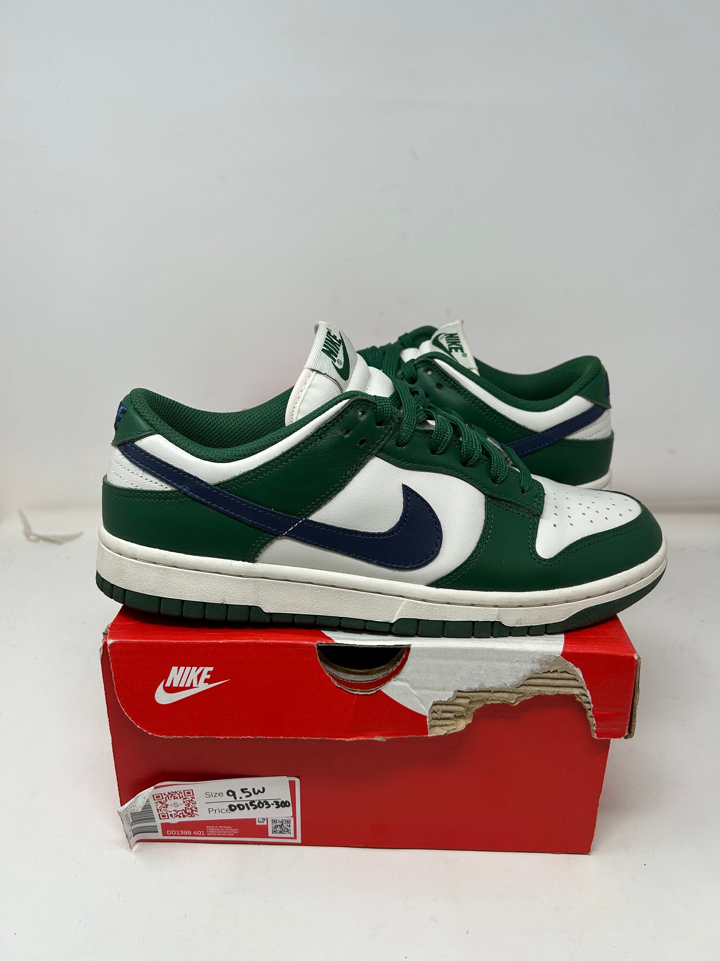 Nike Dunk Low “Gorge Green”