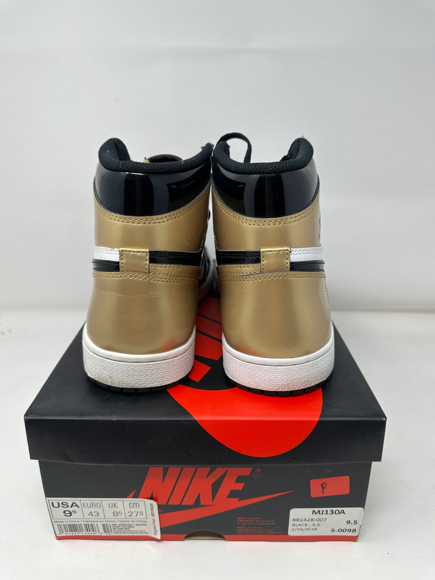 Jordan 1 High “Gold Toe”