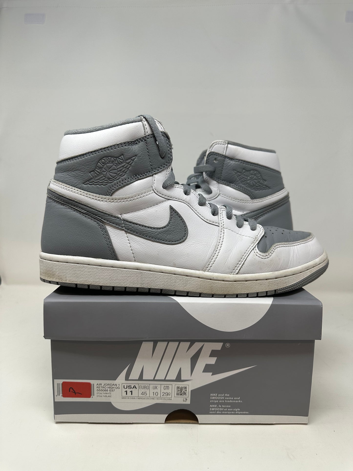 Jordan 1 High “Stealth”