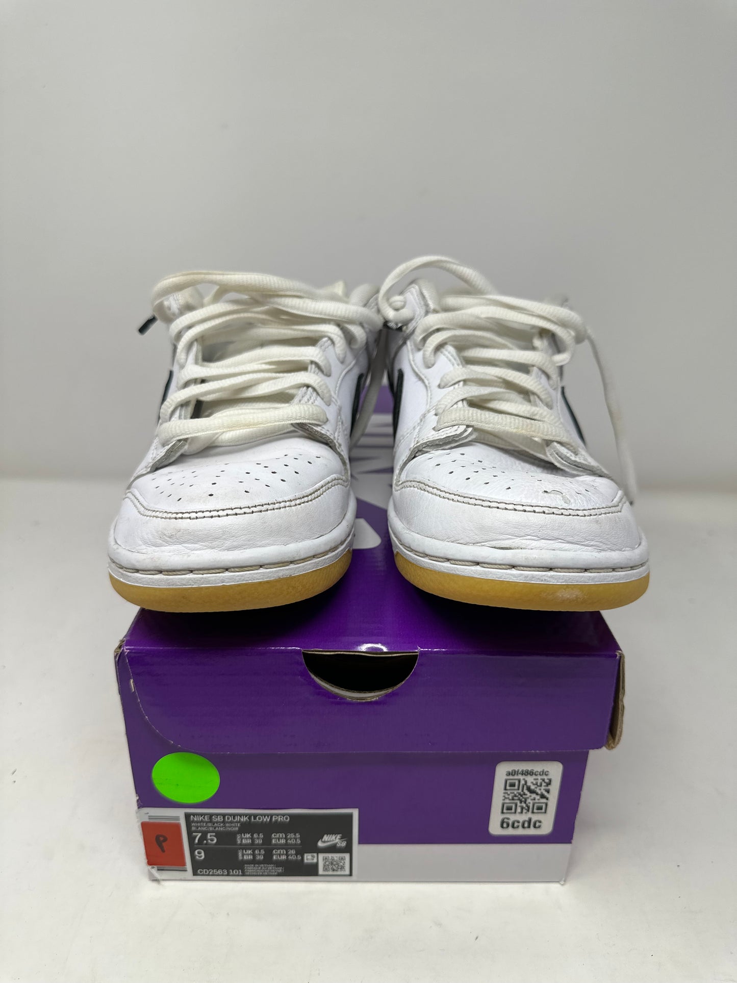 Nike SB Dunk Low “White Gum”