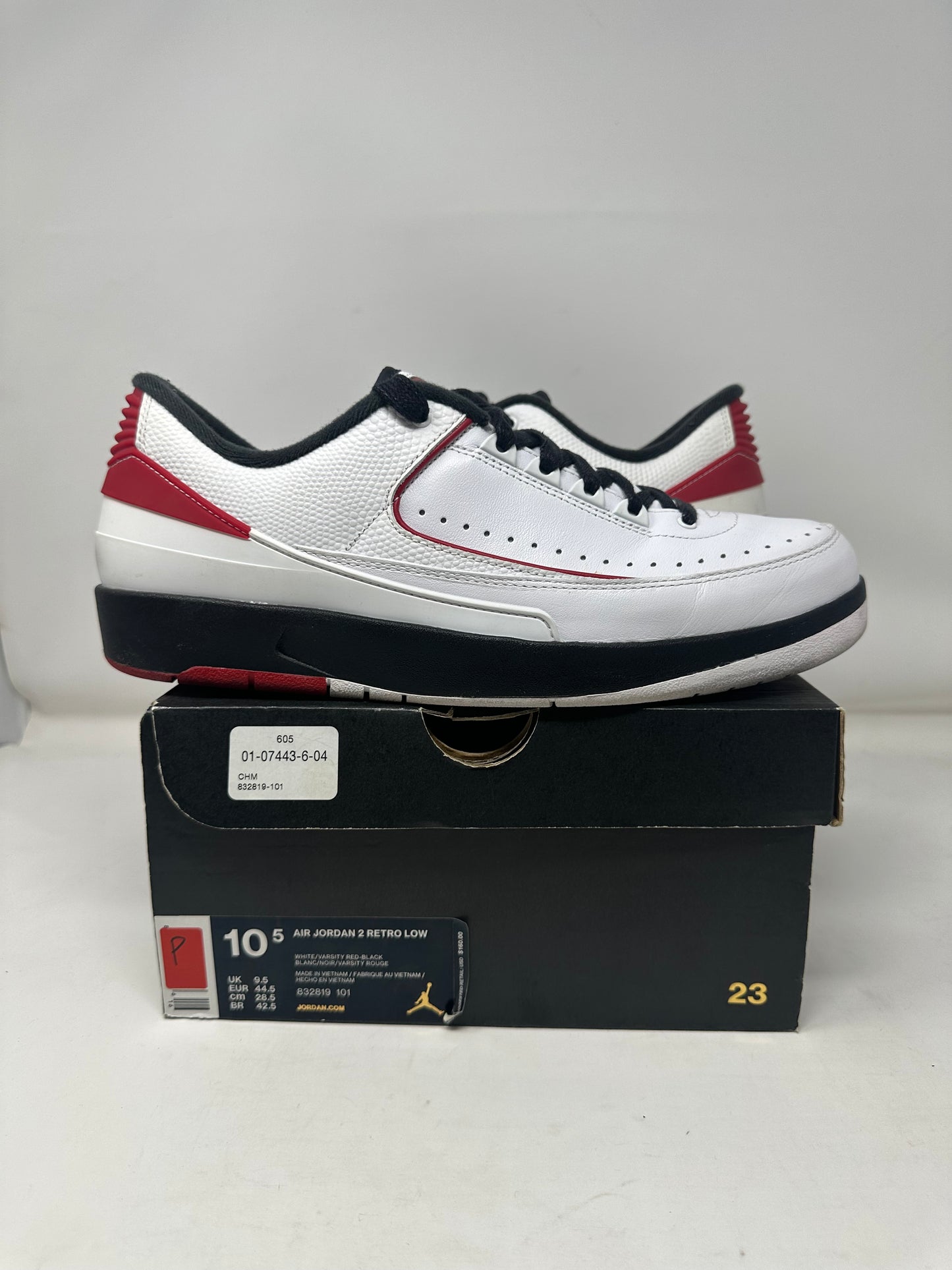 Jordan 2 Low (2016) “Chicago”