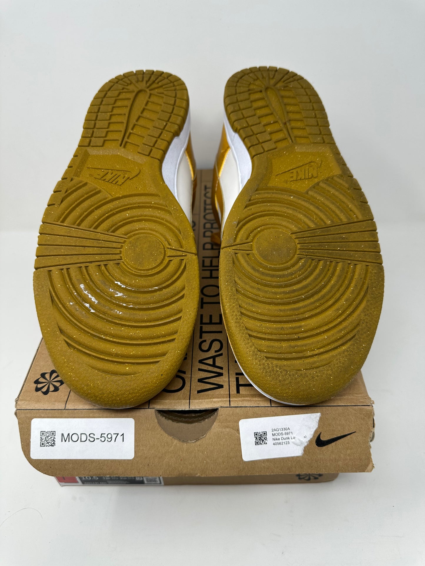 Nike Dunk Low Women’s “Phantom Gold”