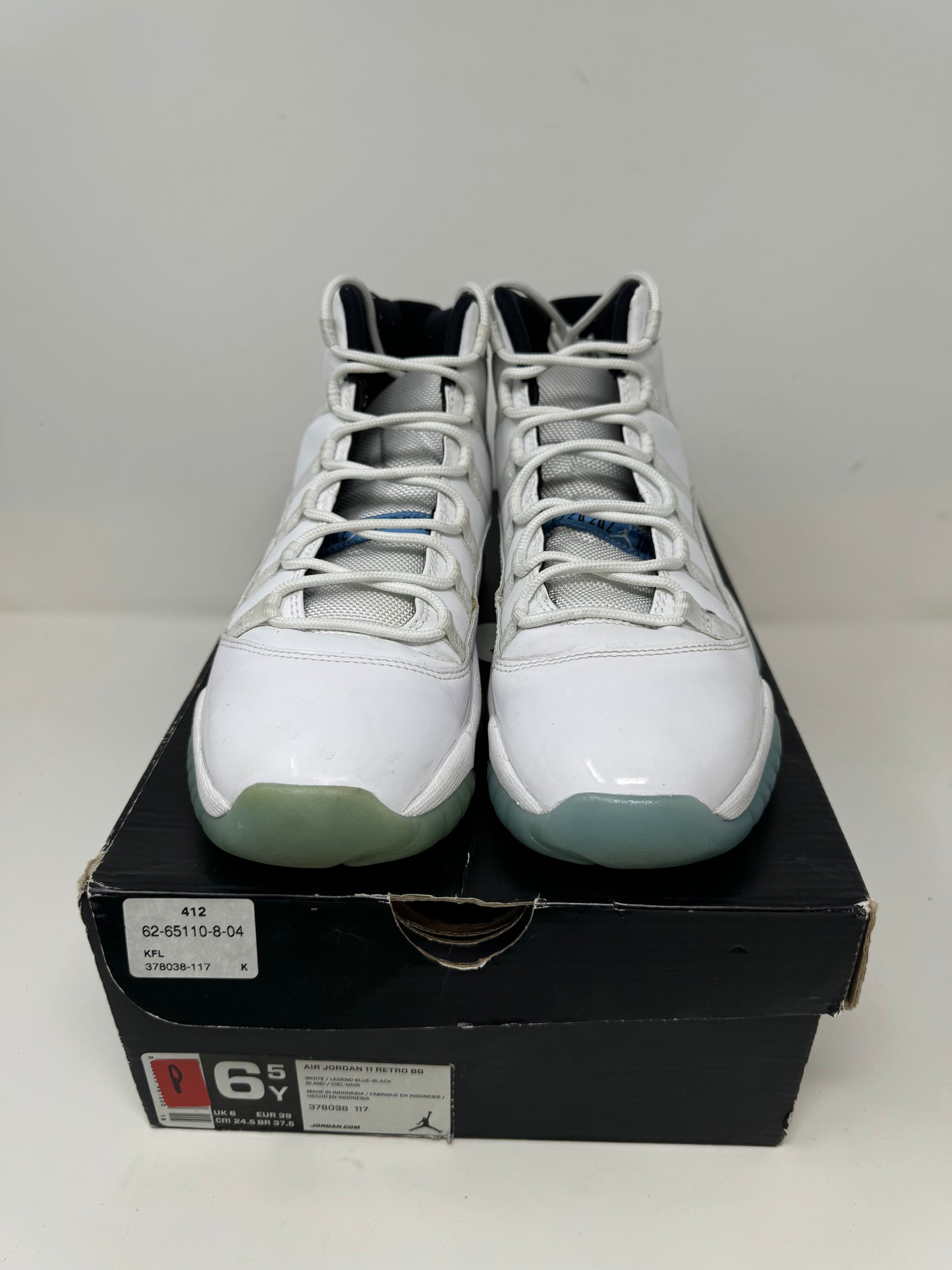 Jordan 11 GS “Legend Blue”