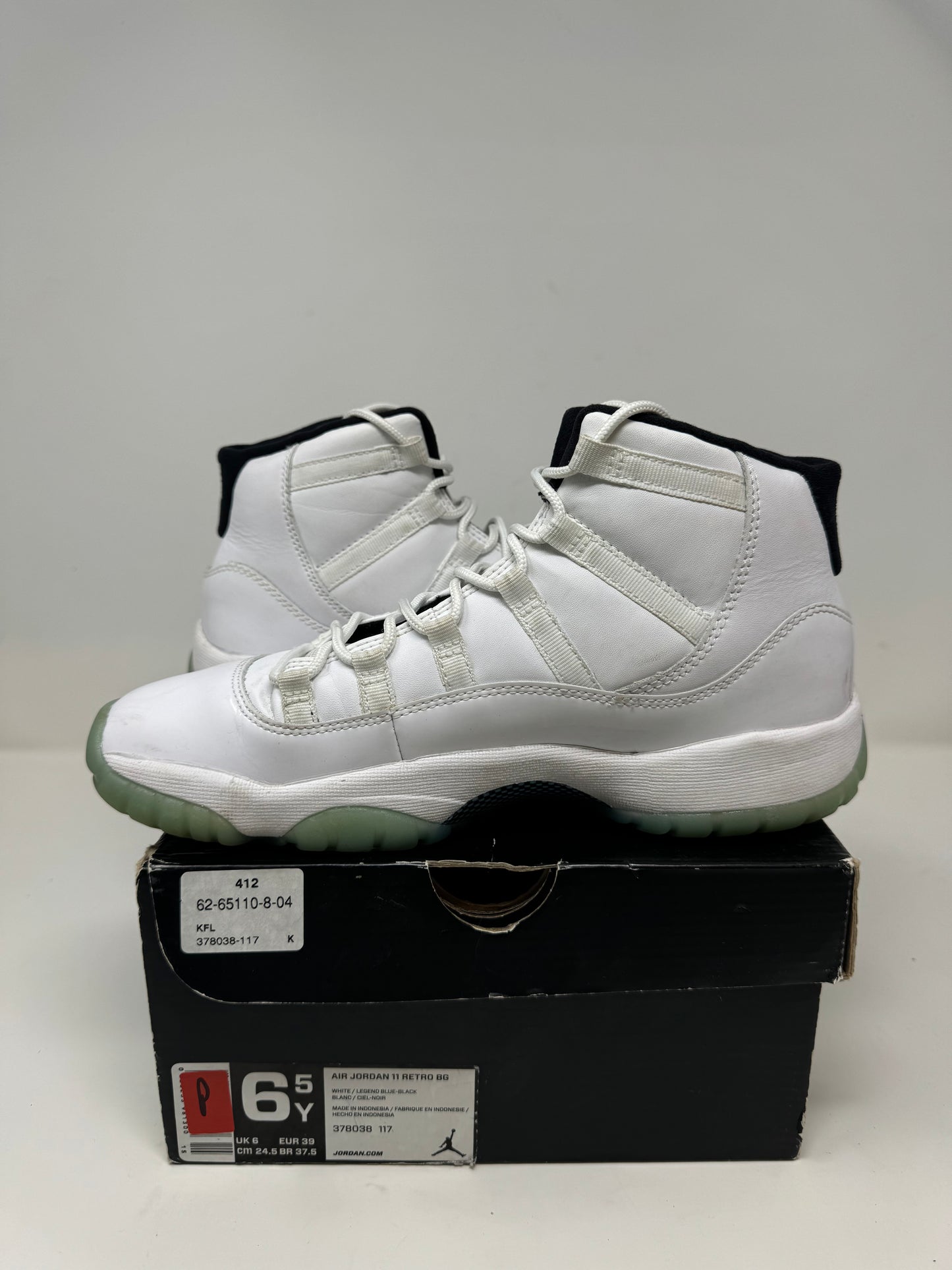 Jordan 11 GS “Legend Blue”