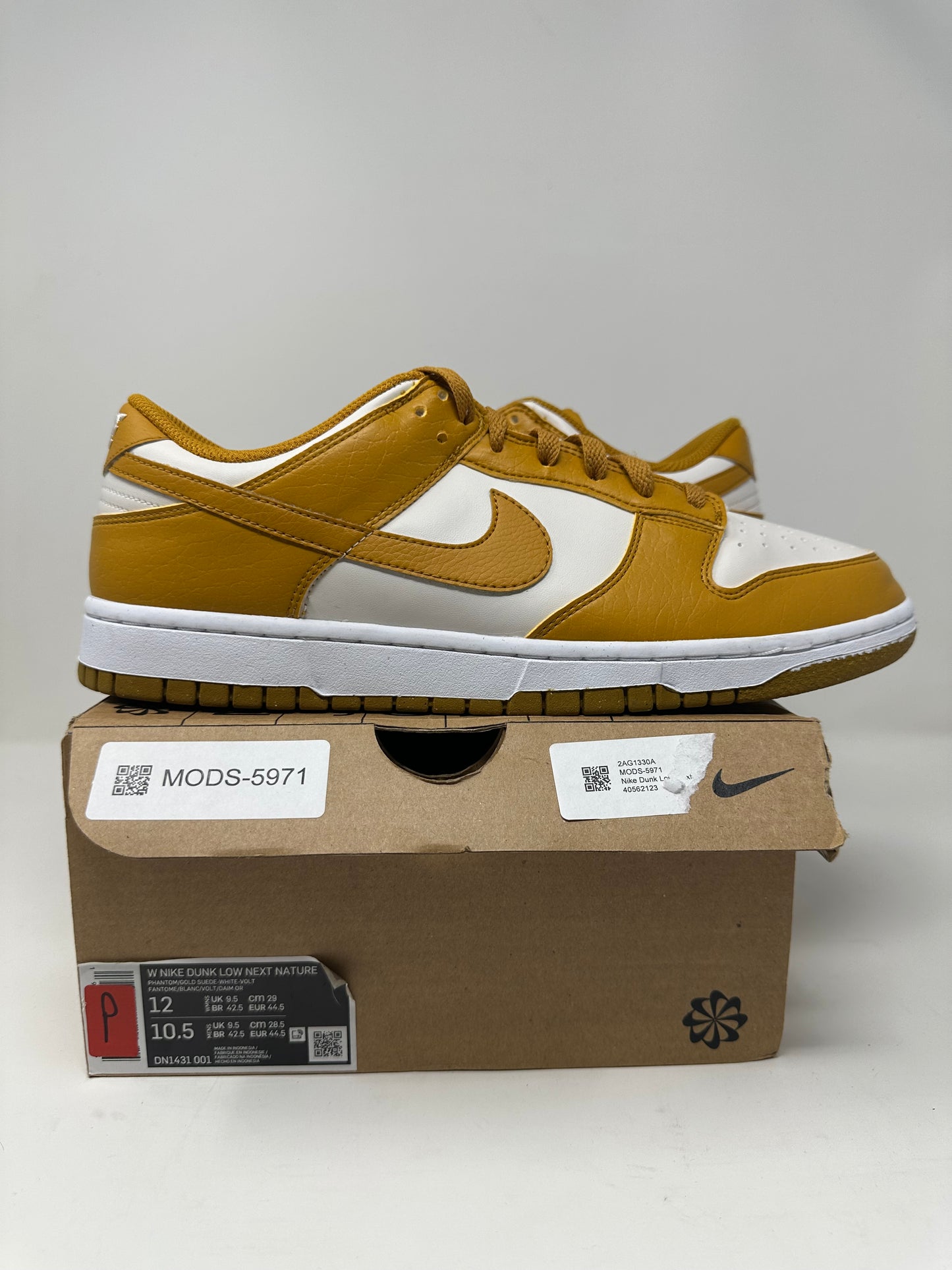 Nike Dunk Low Women’s “Phantom Gold”