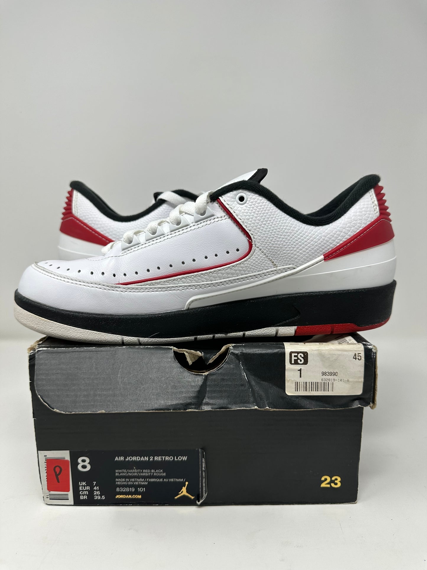 Jordan 2 Low (2016) “Chicago”