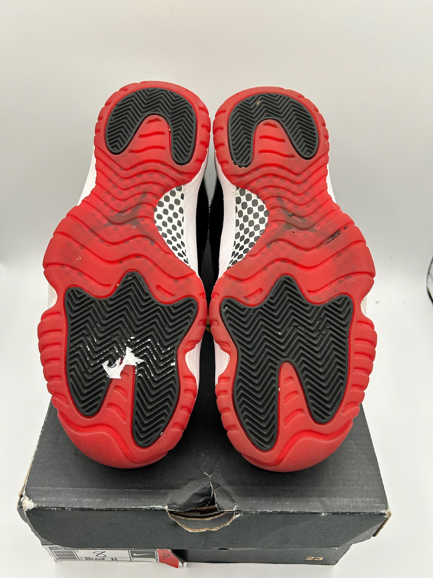 Jordan 11 (2019) “Bred”