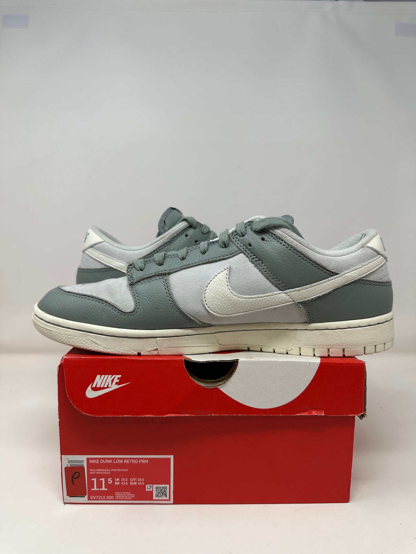 Nike Dunk Low “Mica Green”