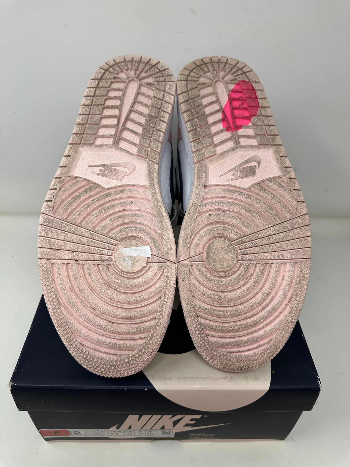 Jordan 1 High Women’s “Atmosphere Pink”