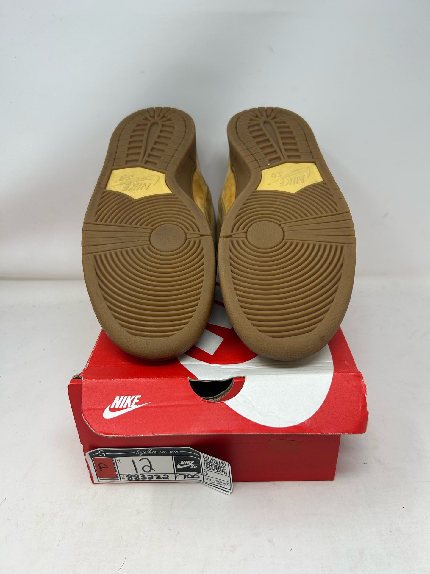 Nike SB Dunk Low “Wheat”