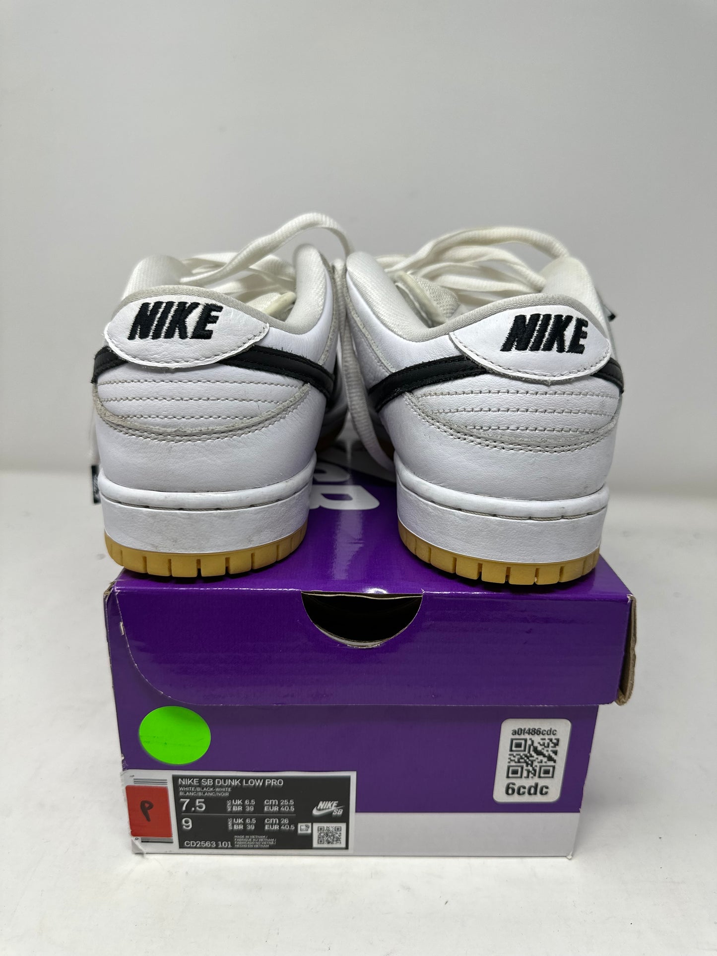 Nike SB Dunk Low “White Gum”