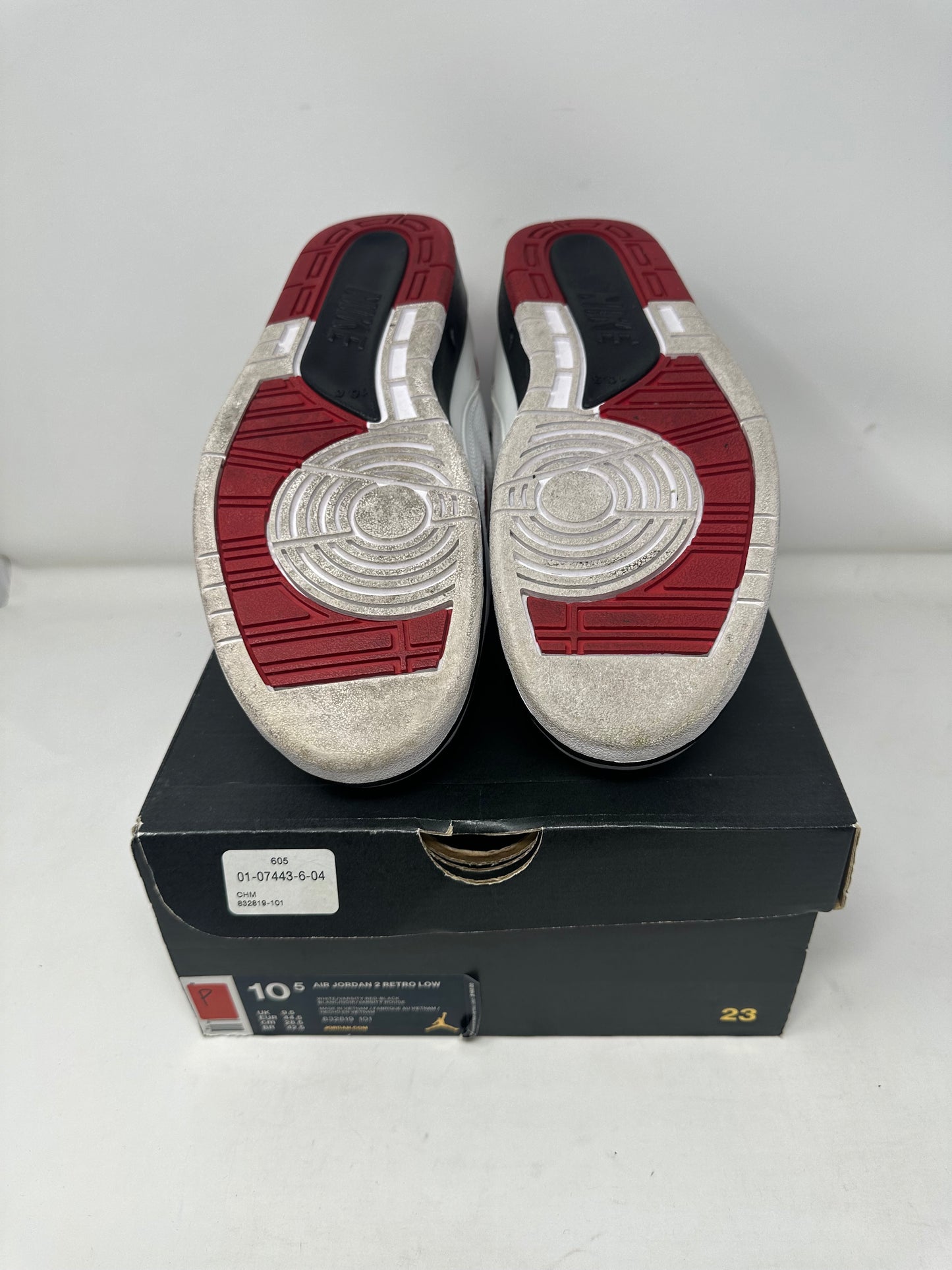 Jordan 2 Low (2016) “Chicago”