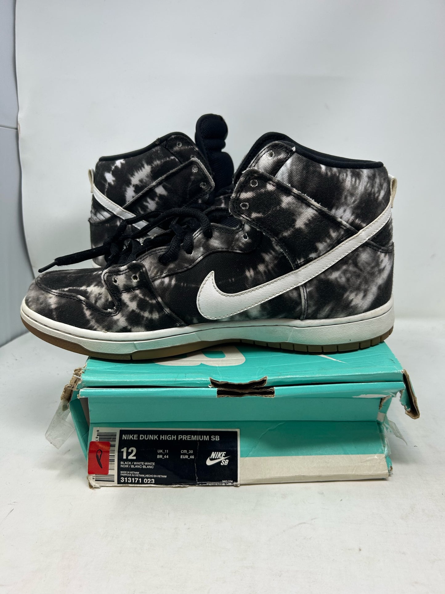 Nike SB Dunk High “Tie-Dye”