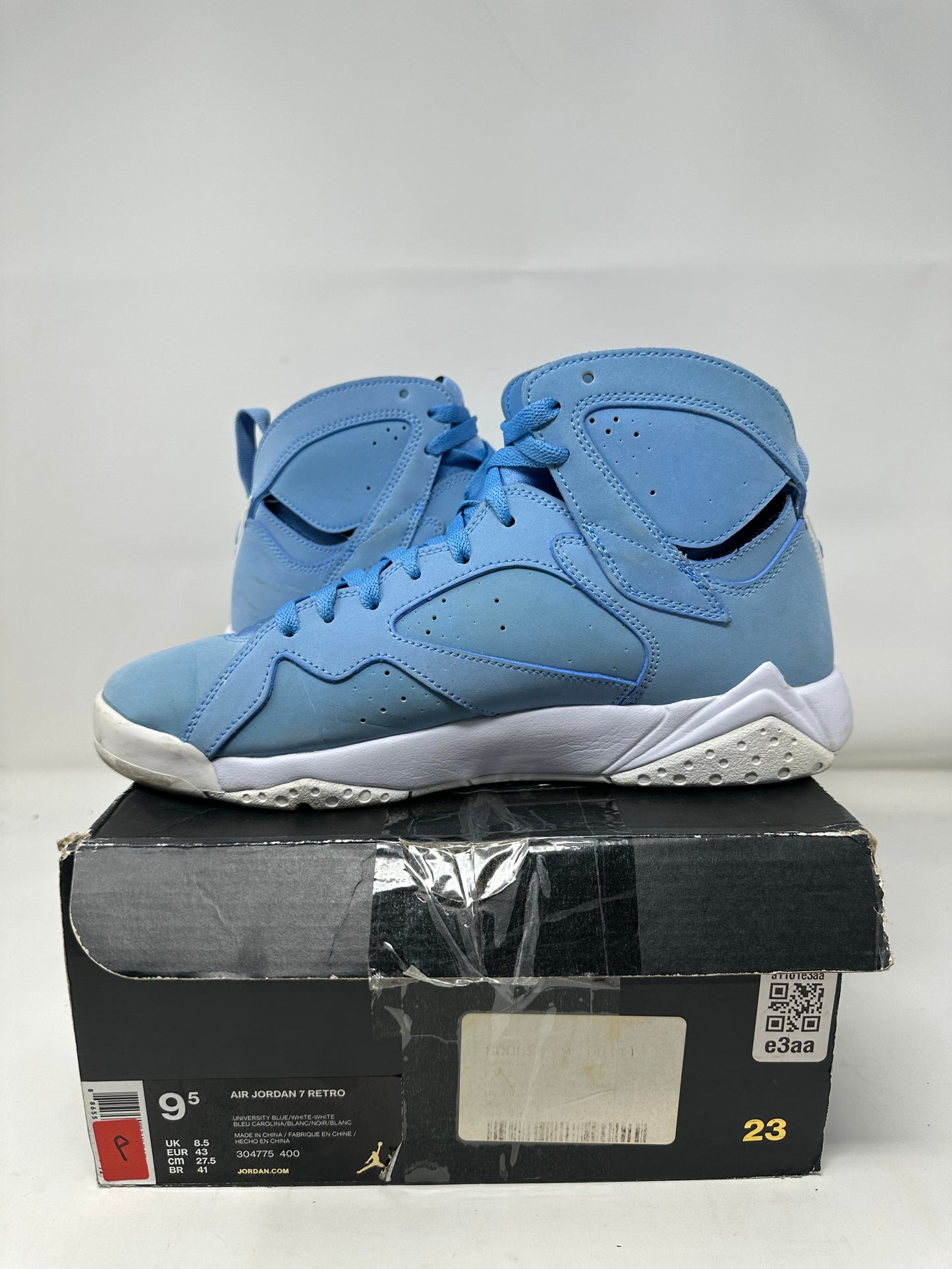 Jordan 7 “Pantone”