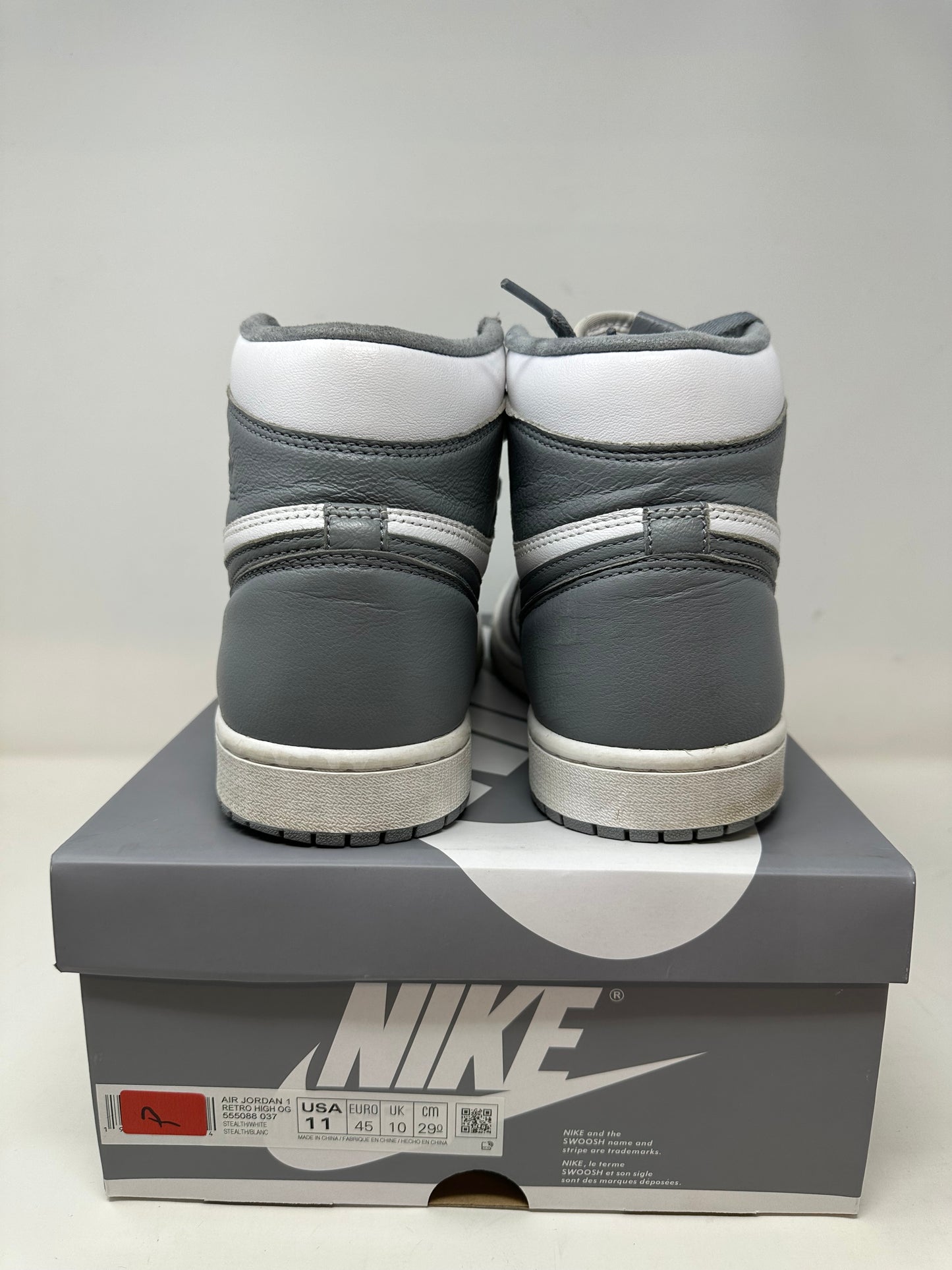 Jordan 1 High “Stealth”