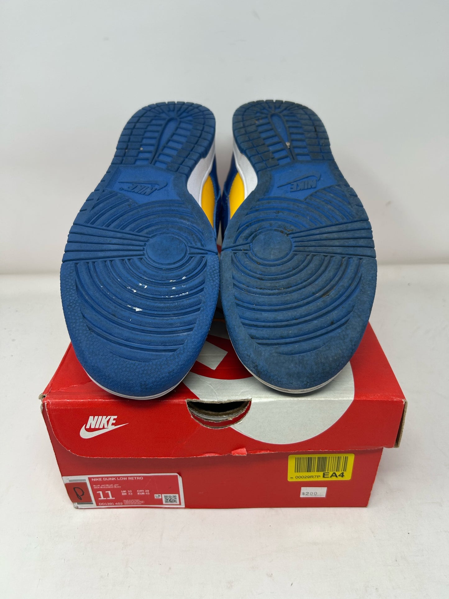Nike Dunk Low “UCLA”