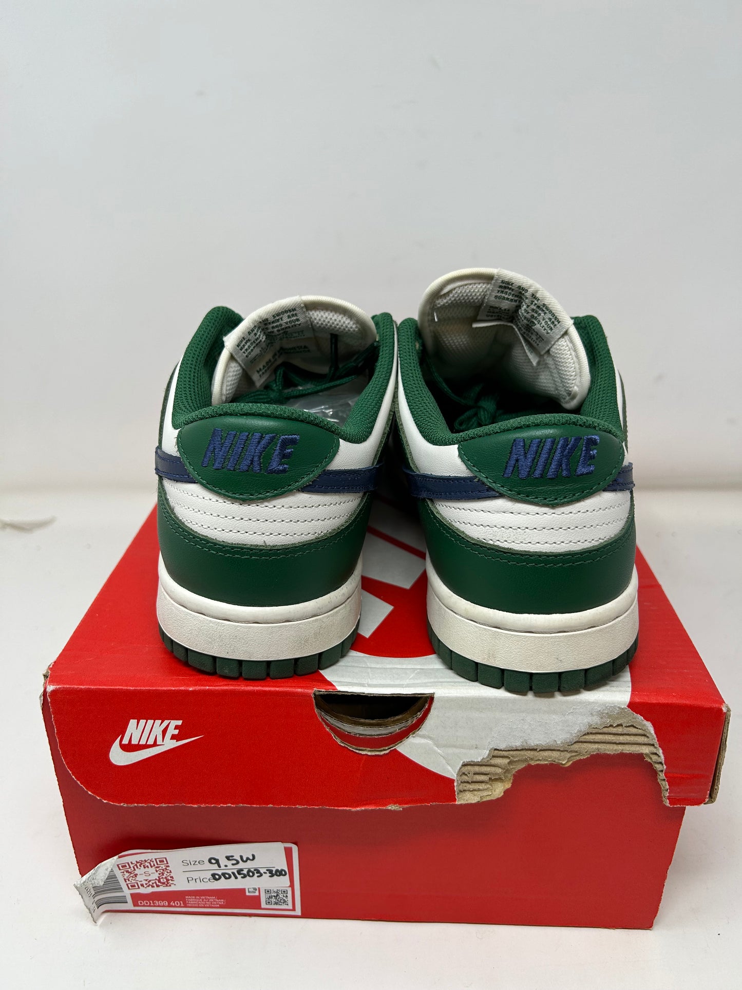 Nike Dunk Low “Gorge Green”