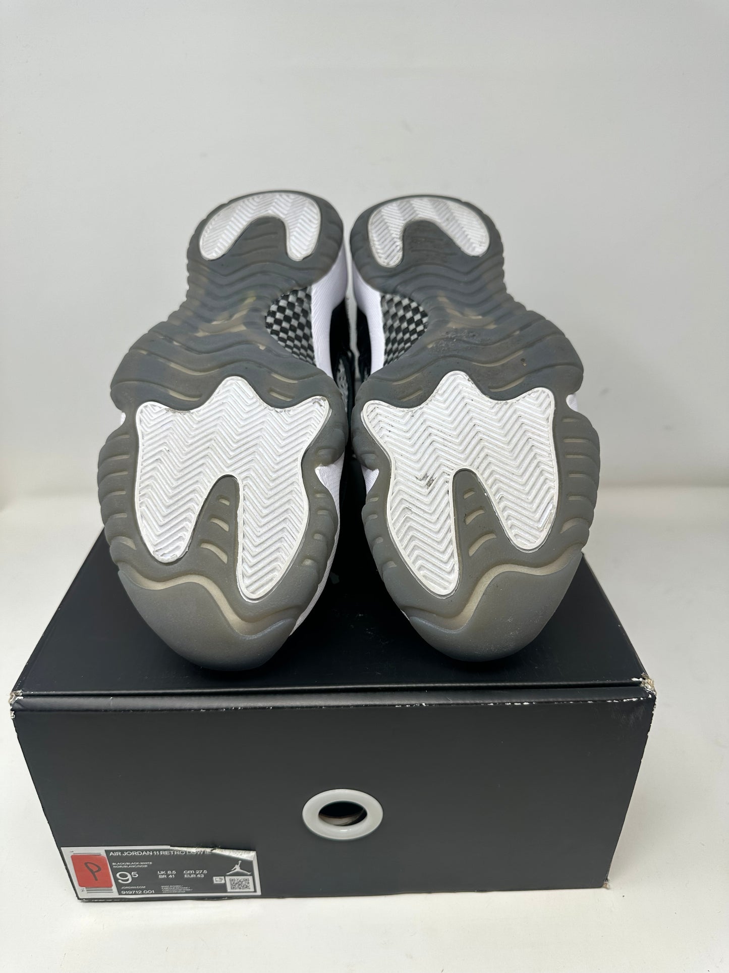 Jordan 11 Low “Black and White”