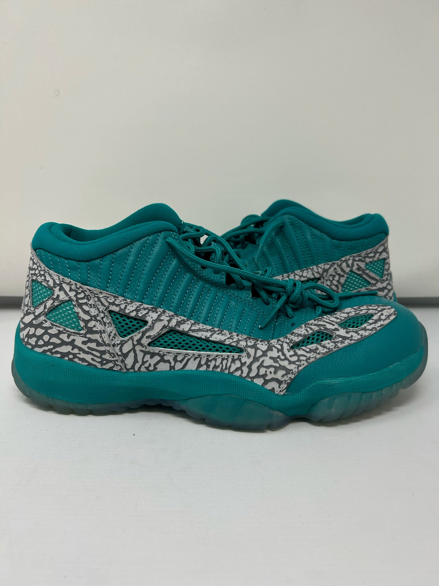 Jordan 11 rio teal online