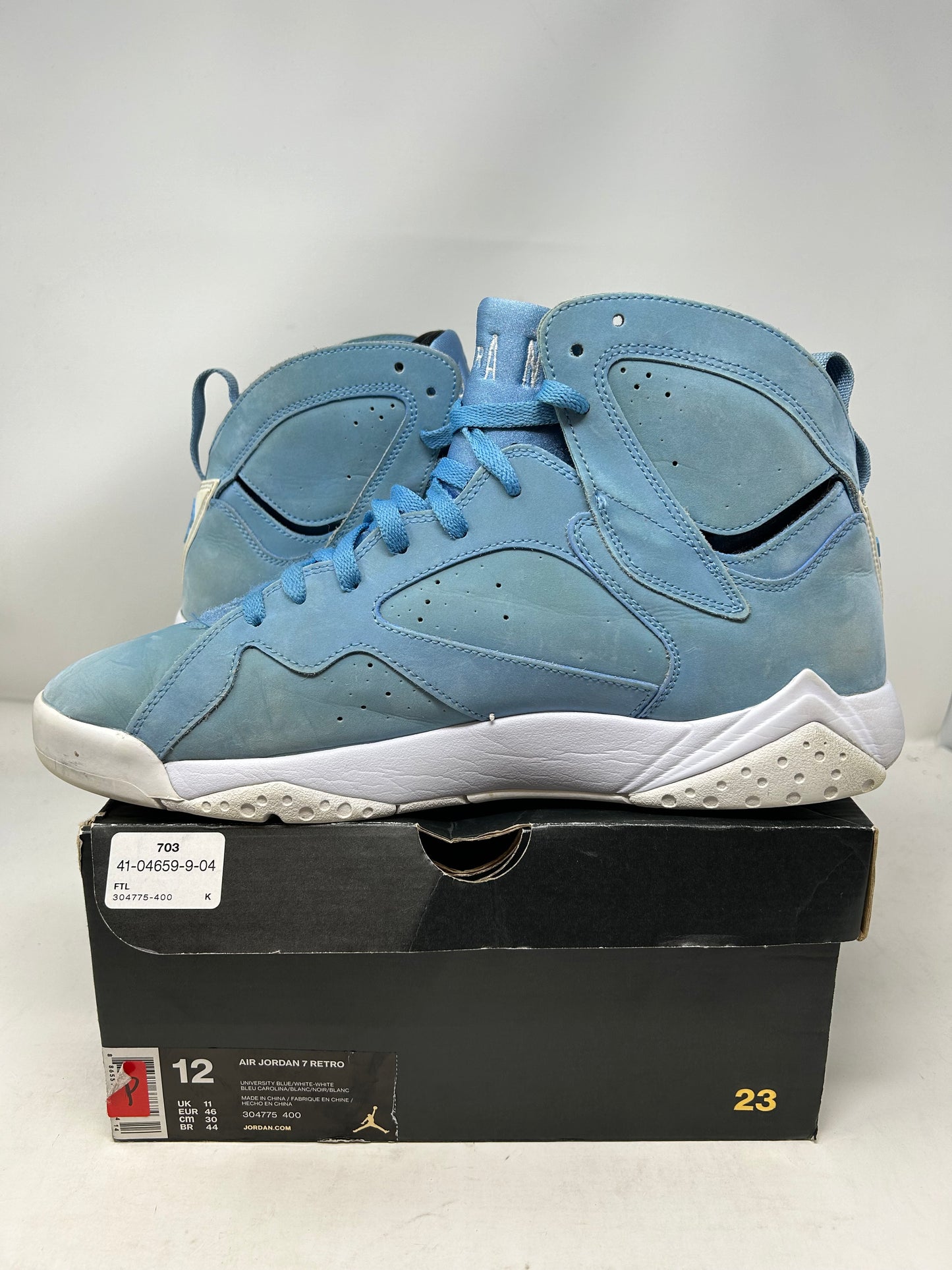 Jordan 7 “Pantone”