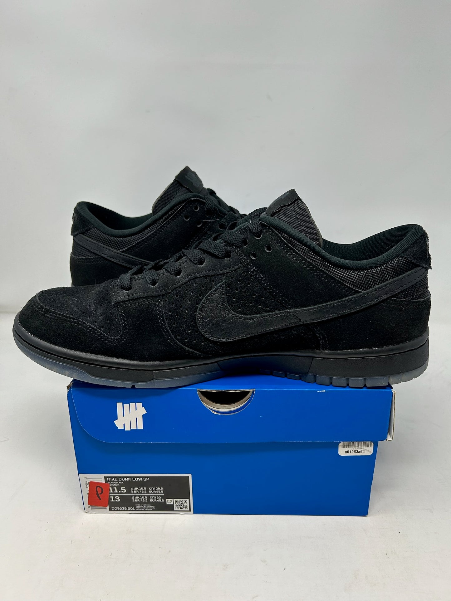 Nike Dunk Low Undefeated “Black”
